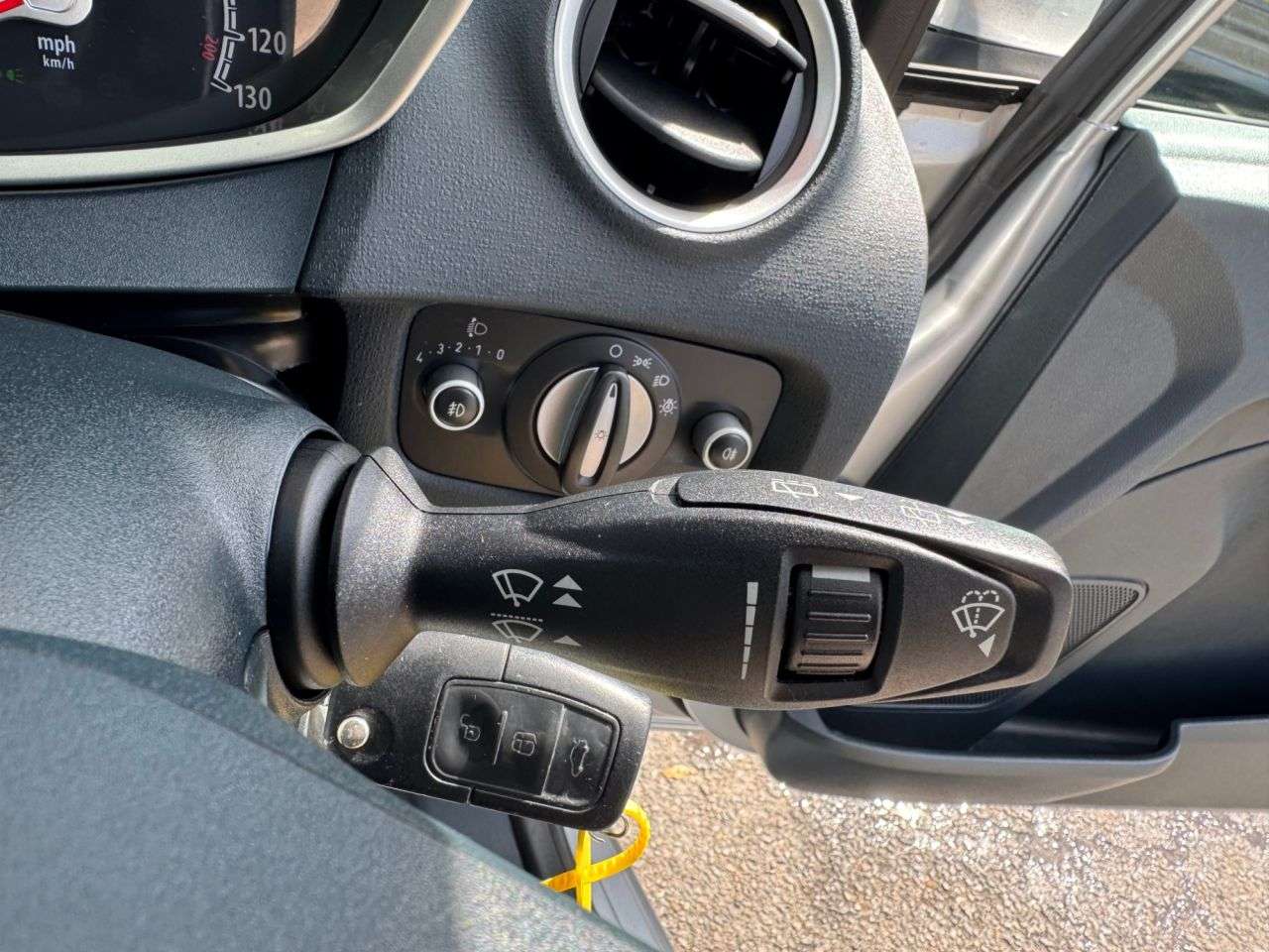 2011 FORD FIESTA 2011 FORD FIESTA