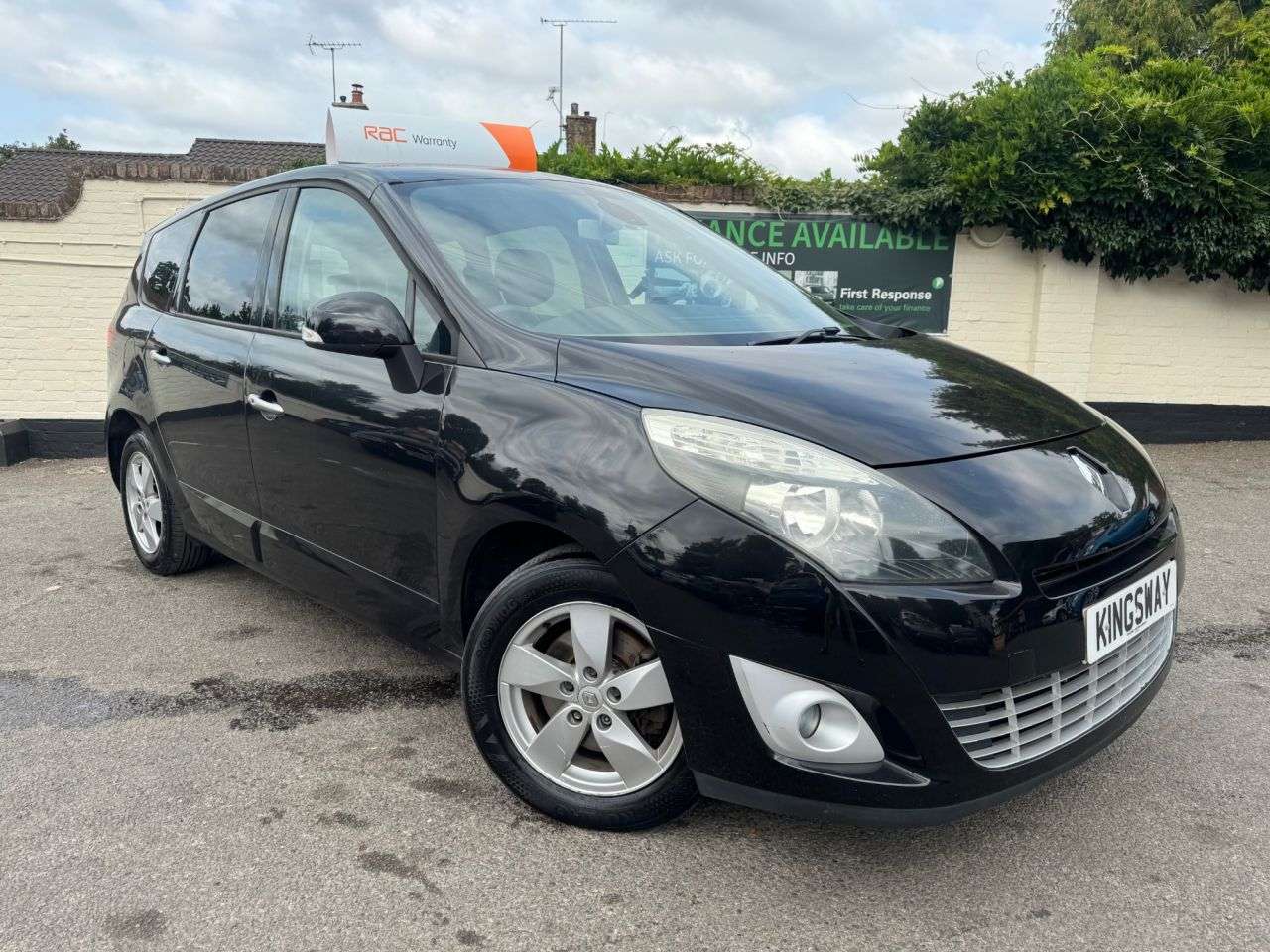 A 2010 RENAULT GRAND SCENIC 1.6 VVT Dynamique TomTom MPV 5dr Petrol Manual Euro 5 (110 ps) 6 MONTHS RAC A 2010 RENAULT GRAND SCENIC 1.6 VVT Dynamique TomTom MPV 5dr Petrol Manual Euro 5 (110 ps) 6 MONTHS RAC