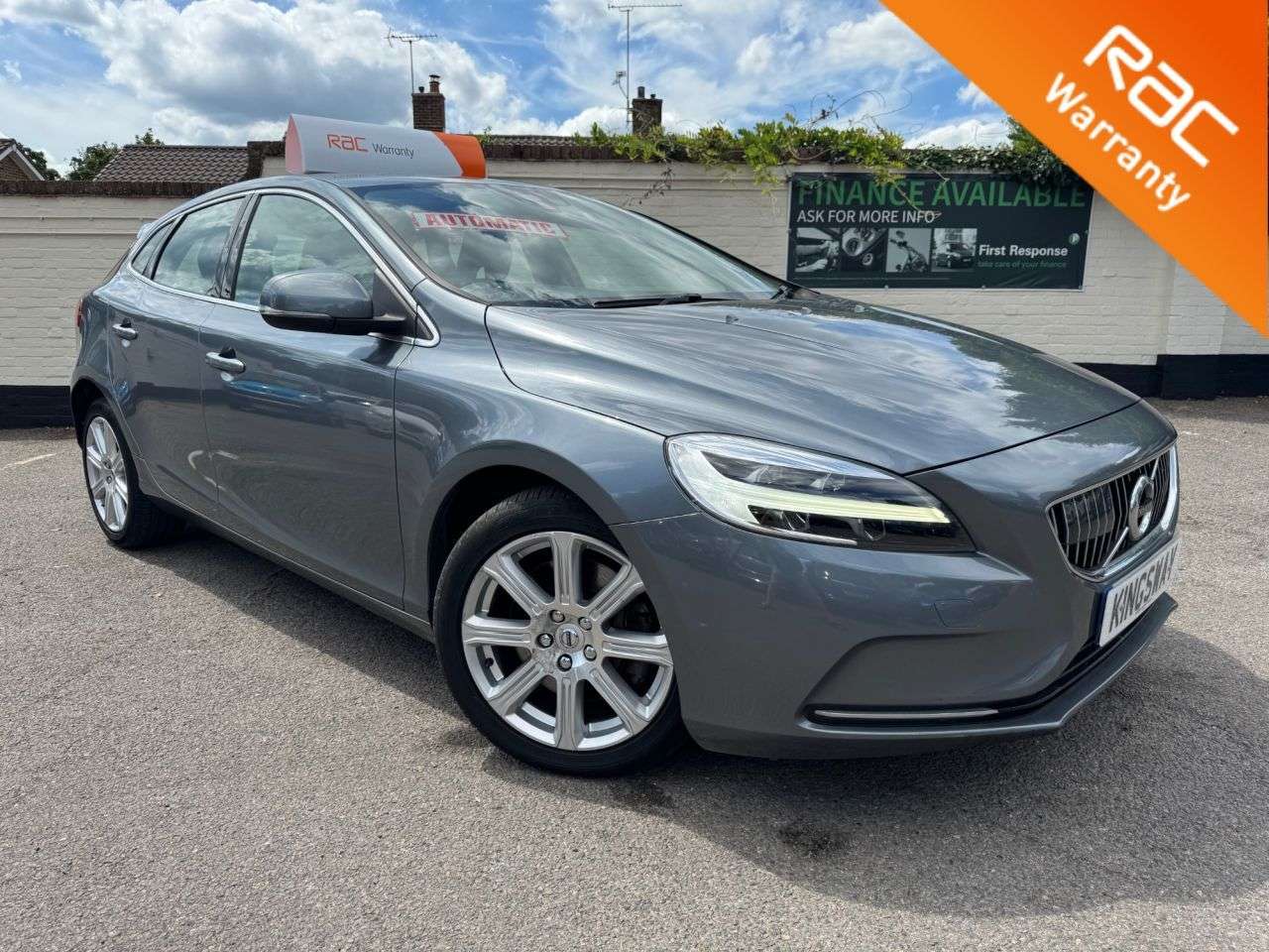 A 2017 VOLVO V40 2.0 D3 Inscription Hatchback 5dr Diesel Auto Euro 6 (s/s) (150 ps) 6 MONTHS A 2017 VOLVO V40 2.0 D3 Inscription Hatchback 5dr Diesel Auto Euro 6 (s/s) (150 ps) 6 MONTHS