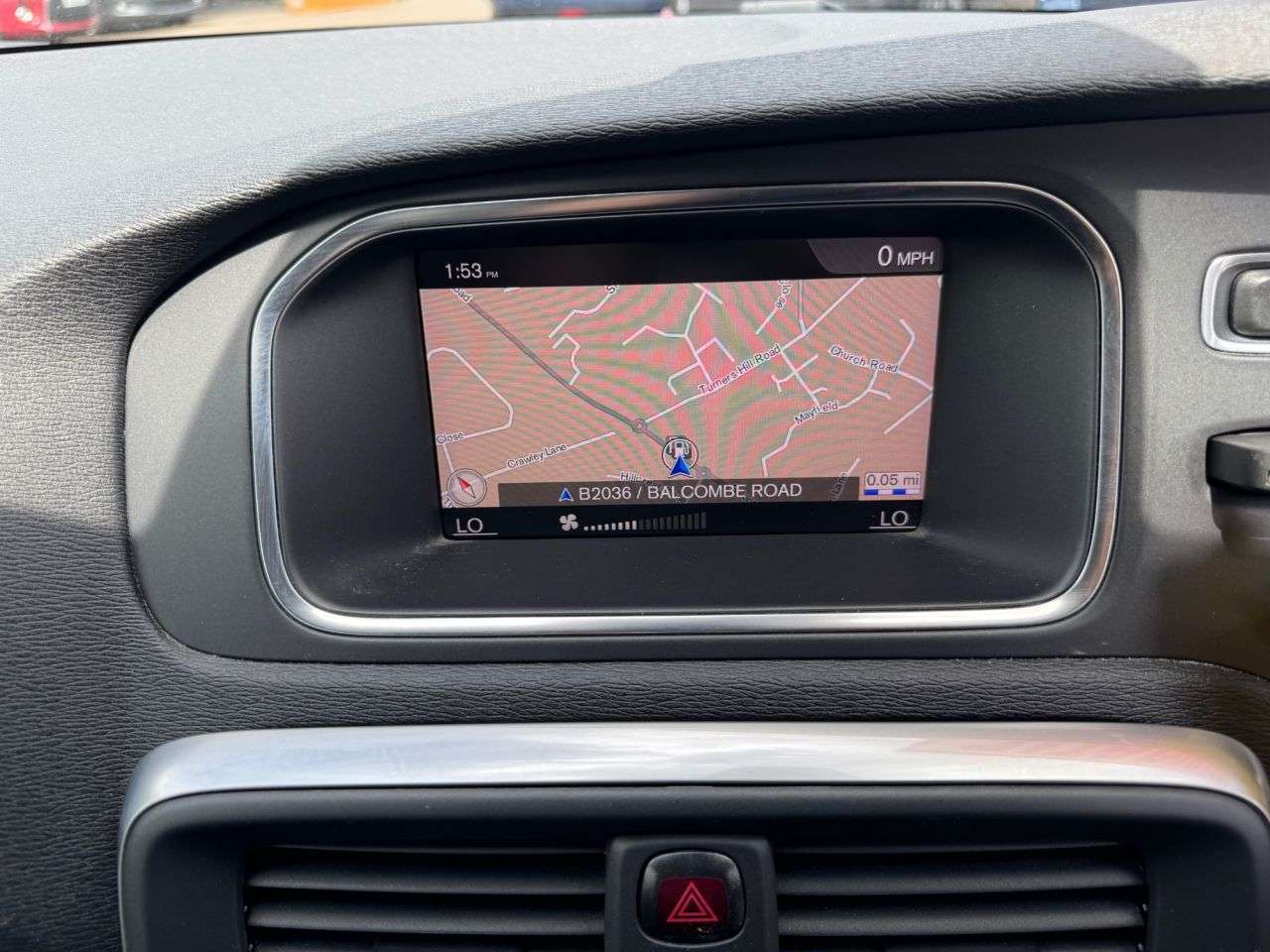 2017 VOLVO V40 2017 VOLVO V40