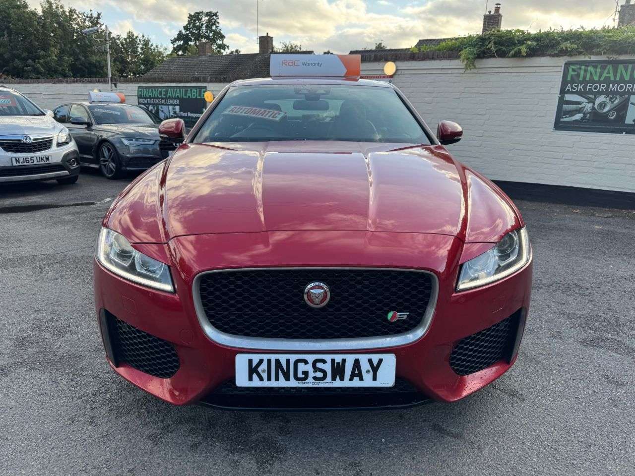 A 2016 JAGUAR XF 3.0d V6 S Saloon 4dr Diesel Auto Euro 6 (s/s) (300 ps) A 2016 JAGUAR XF 3.0d V6 S Saloon 4dr Diesel Auto Euro 6 (s/s) (300 ps)