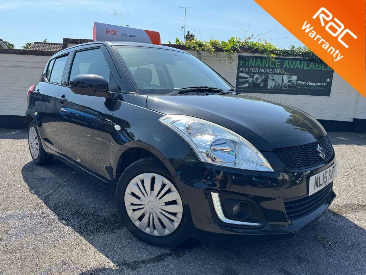 A 2015 SUZUKI SWIFT 1.2 SZ2 Hatchback 5dr Petrol Manual Euro 5 (94 ps) 6 MONTHS RAC WARRANTY IN A 2015 SUZUKI SWIFT 1.2 SZ2 Hatchback 5dr Petrol Manual Euro 5 (94 ps) 6 MONTHS RAC WARRANTY IN