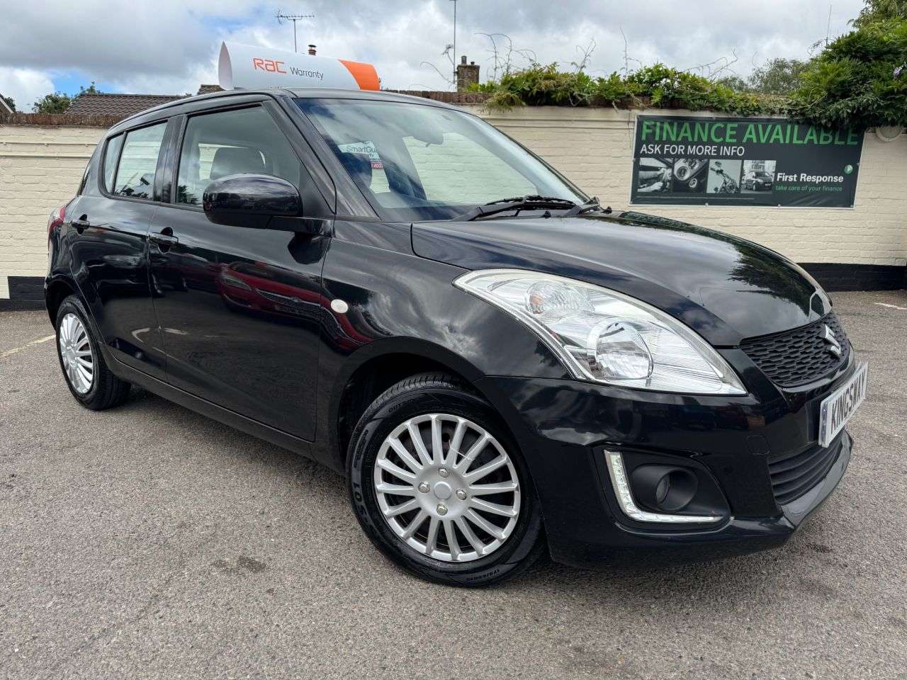 A 2015 SUZUKI SWIFT 1.2 SZ2 Hatchback 5dr Petrol Manual Euro 5 (94 ps) 6 MONTHS RAC WARRANTY IN A 2015 SUZUKI SWIFT 1.2 SZ2 Hatchback 5dr Petrol Manual Euro 5 (94 ps) 6 MONTHS RAC WARRANTY IN