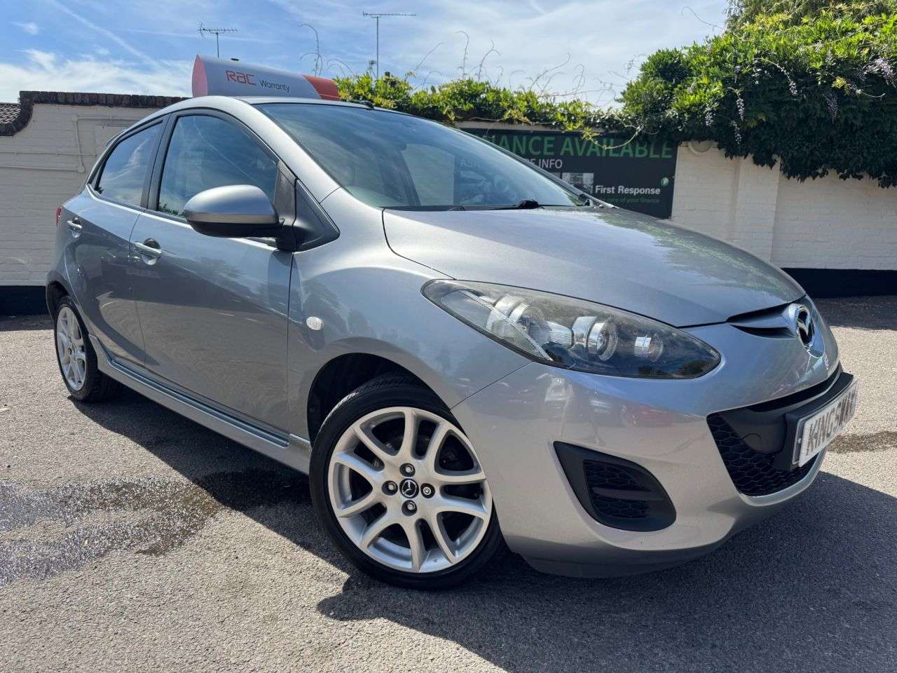 A 2014 MAZDA MAZDA2 1.3 Tamura Hatchback 5dr Petrol Manual Euro 5 (84 ps) 6 MONTHS RAC WARRANTY A 2014 MAZDA MAZDA2 1.3 Tamura Hatchback 5dr Petrol Manual Euro 5 (84 ps) 6 MONTHS RAC WARRANTY