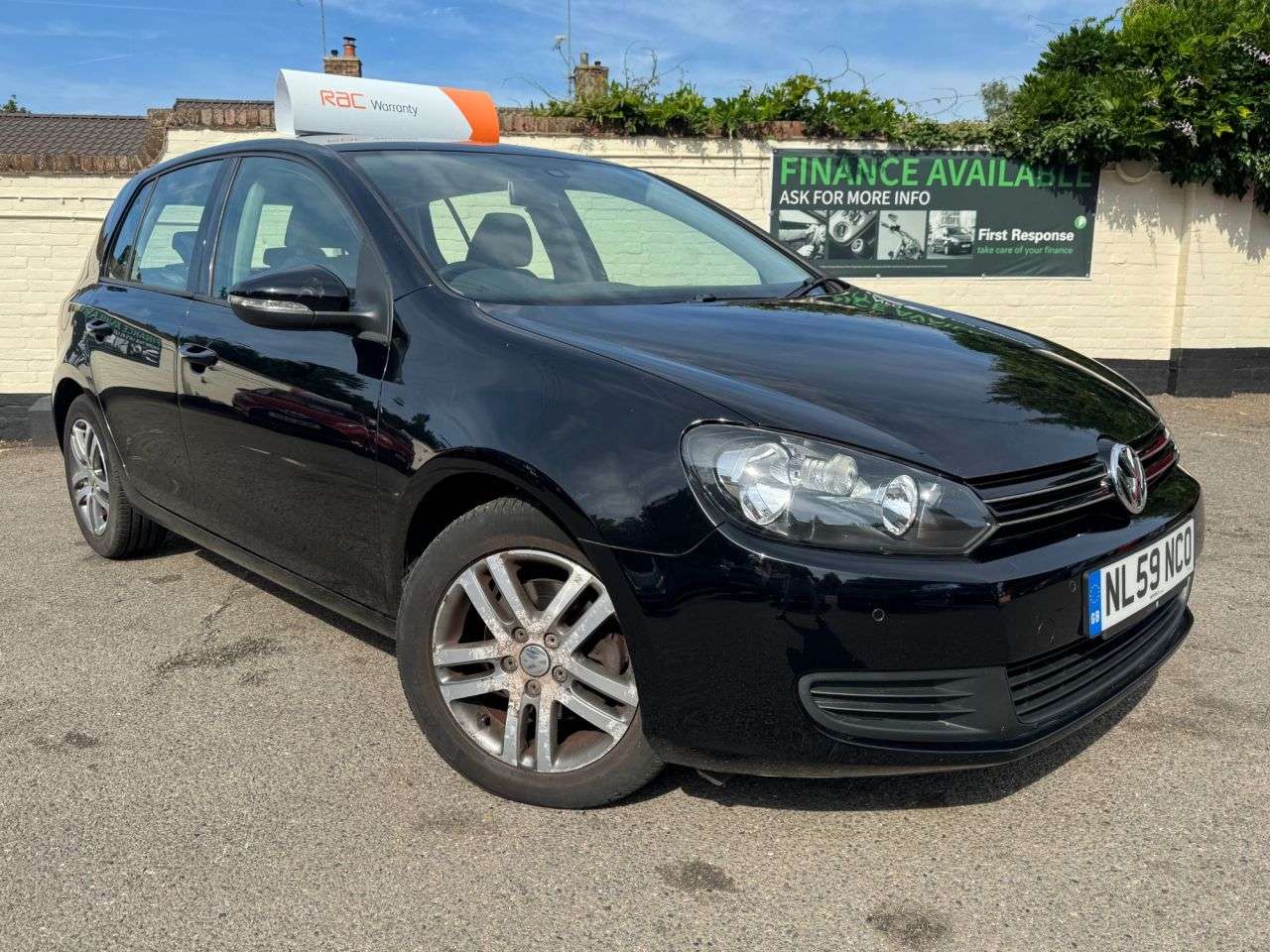 A 2009 VOLKSWAGEN GOLF 1.4 TSI SE Hatchback 5dr Petrol Manual Euro 5 (122 ps) 6 MONTHS RAC WARRANT A 2009 VOLKSWAGEN GOLF 1.4 TSI SE Hatchback 5dr Petrol Manual Euro 5 (122 ps) 6 MONTHS RAC WARRANT