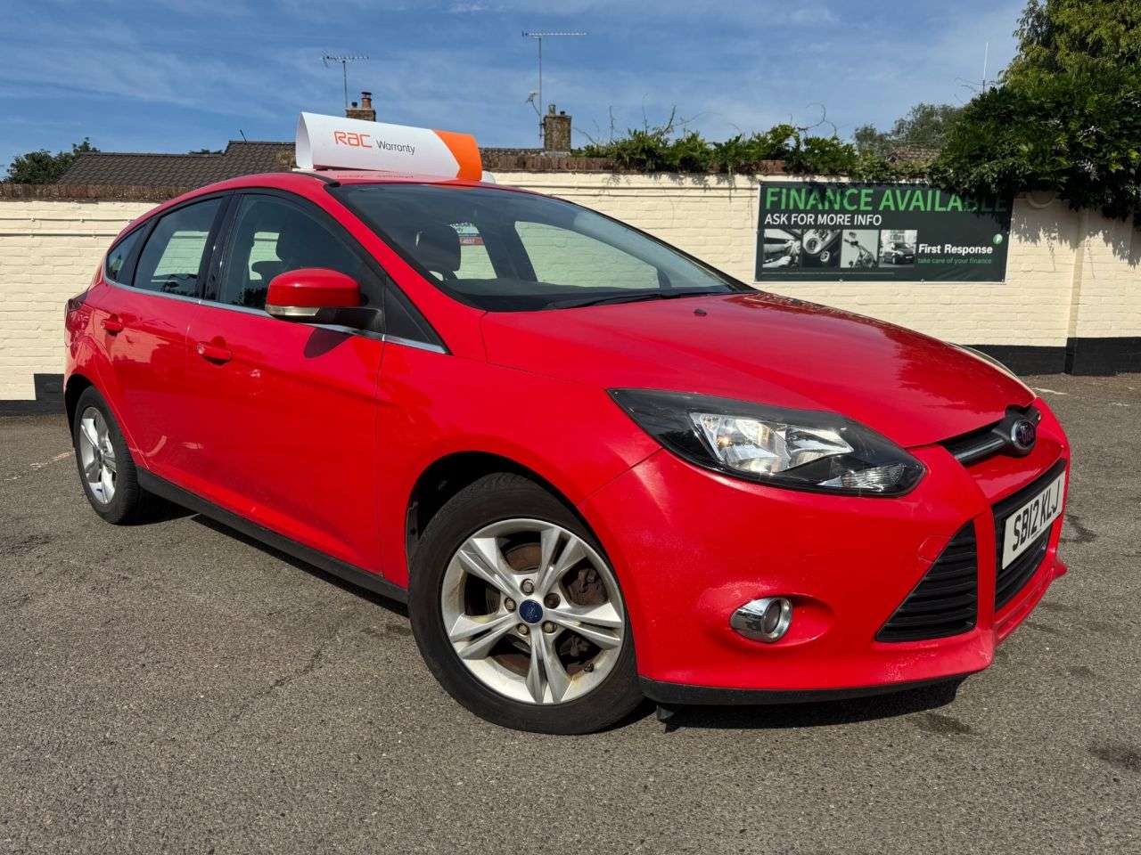 A 2012 FORD FOCUS 1.6 Zetec Hatchback 5dr Petrol Manual Euro 5 (105 ps) 6 MONTHS RAC WARRANTY A 2012 FORD FOCUS 1.6 Zetec Hatchback 5dr Petrol Manual Euro 5 (105 ps) 6 MONTHS RAC WARRANTY