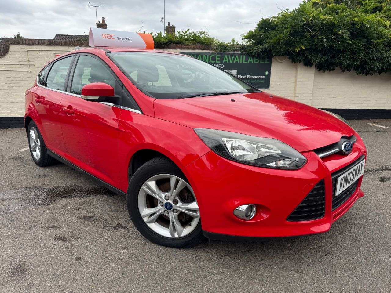 A 2012 FORD FOCUS 1.6 Zetec Hatchback 5dr Petrol Manual Euro 5 (105 ps) 6 MONTHS RAC WARRANTY A 2012 FORD FOCUS 1.6 Zetec Hatchback 5dr Petrol Manual Euro 5 (105 ps) 6 MONTHS RAC WARRANTY
