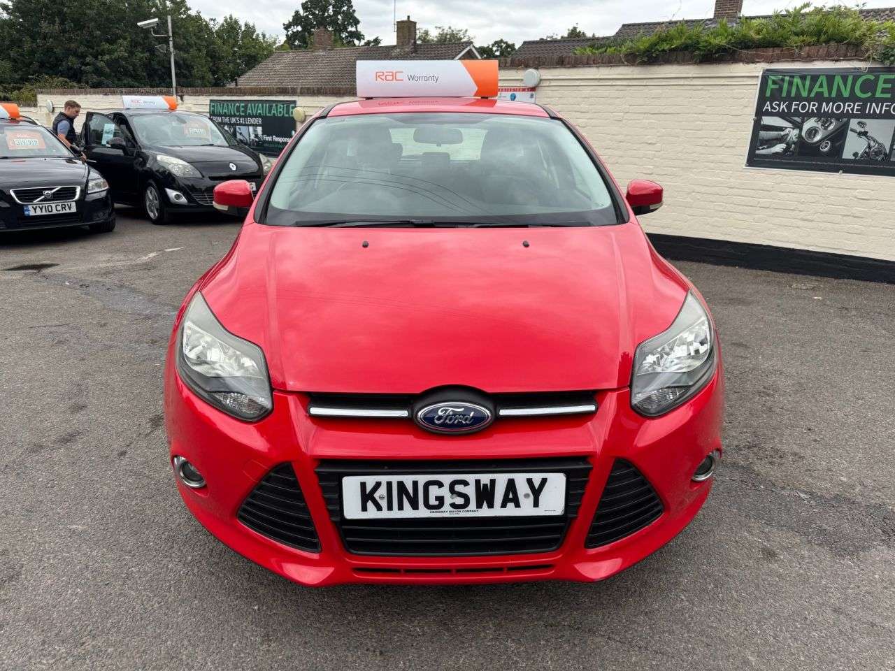 A 2012 FORD FOCUS 1.6 Zetec Hatchback 5dr Petrol Manual Euro 5 (105 ps) 6 MONTHS RAC WARRANTY A 2012 FORD FOCUS 1.6 Zetec Hatchback 5dr Petrol Manual Euro 5 (105 ps) 6 MONTHS RAC WARRANTY