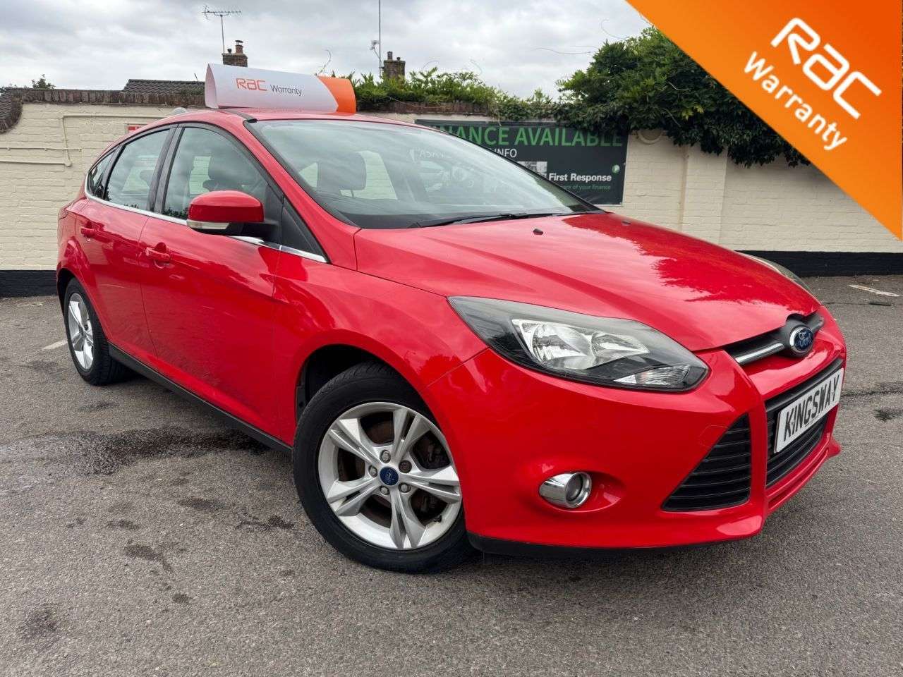 A 2012 FORD FOCUS 1.6 Zetec Hatchback 5dr Petrol Manual Euro 5 (105 ps) 6 MONTHS RAC WARRANTY A 2012 FORD FOCUS 1.6 Zetec Hatchback 5dr Petrol Manual Euro 5 (105 ps) 6 MONTHS RAC WARRANTY