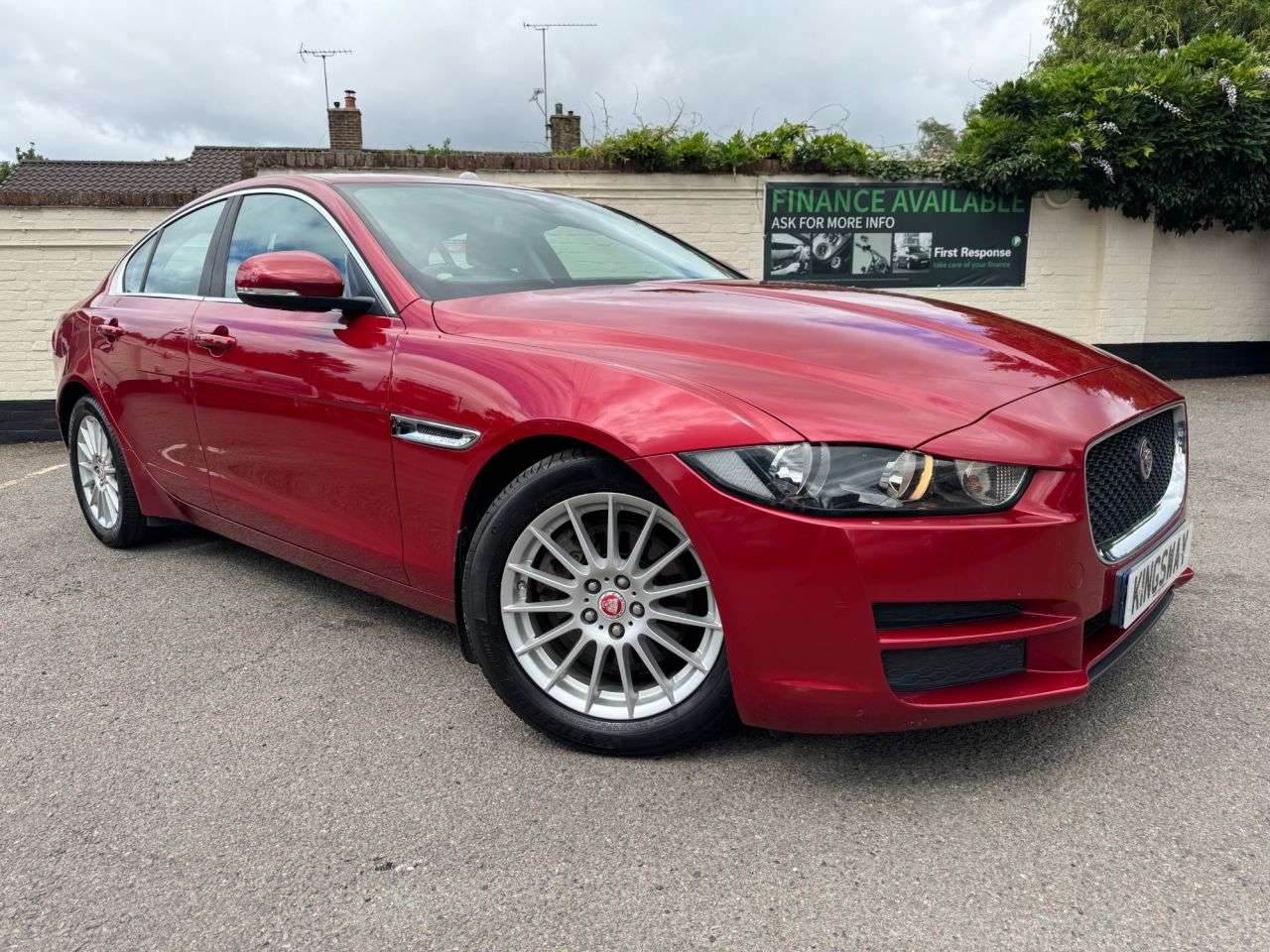 A 2015 JAGUAR XE 2.0d Prestige Saloon 4dr Diesel Manual Euro 6 (s/s) (163 ps) 6 MONTHS RAC W A 2015 JAGUAR XE 2.0d Prestige Saloon 4dr Diesel Manual Euro 6 (s/s) (163 ps) 6 MONTHS RAC W