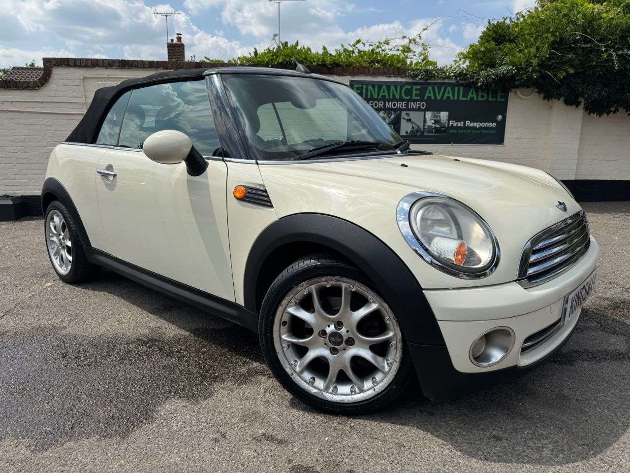 A 2009 MINI CONVERTIBLE 1.6 Cooper Convertible 2dr Petrol Manual Euro 4 (120 ps) 6 MONTHS RAC WARRA A 2009 MINI CONVERTIBLE 1.6 Cooper Convertible 2dr Petrol Manual Euro 4 (120 ps) 6 MONTHS RAC WARRA