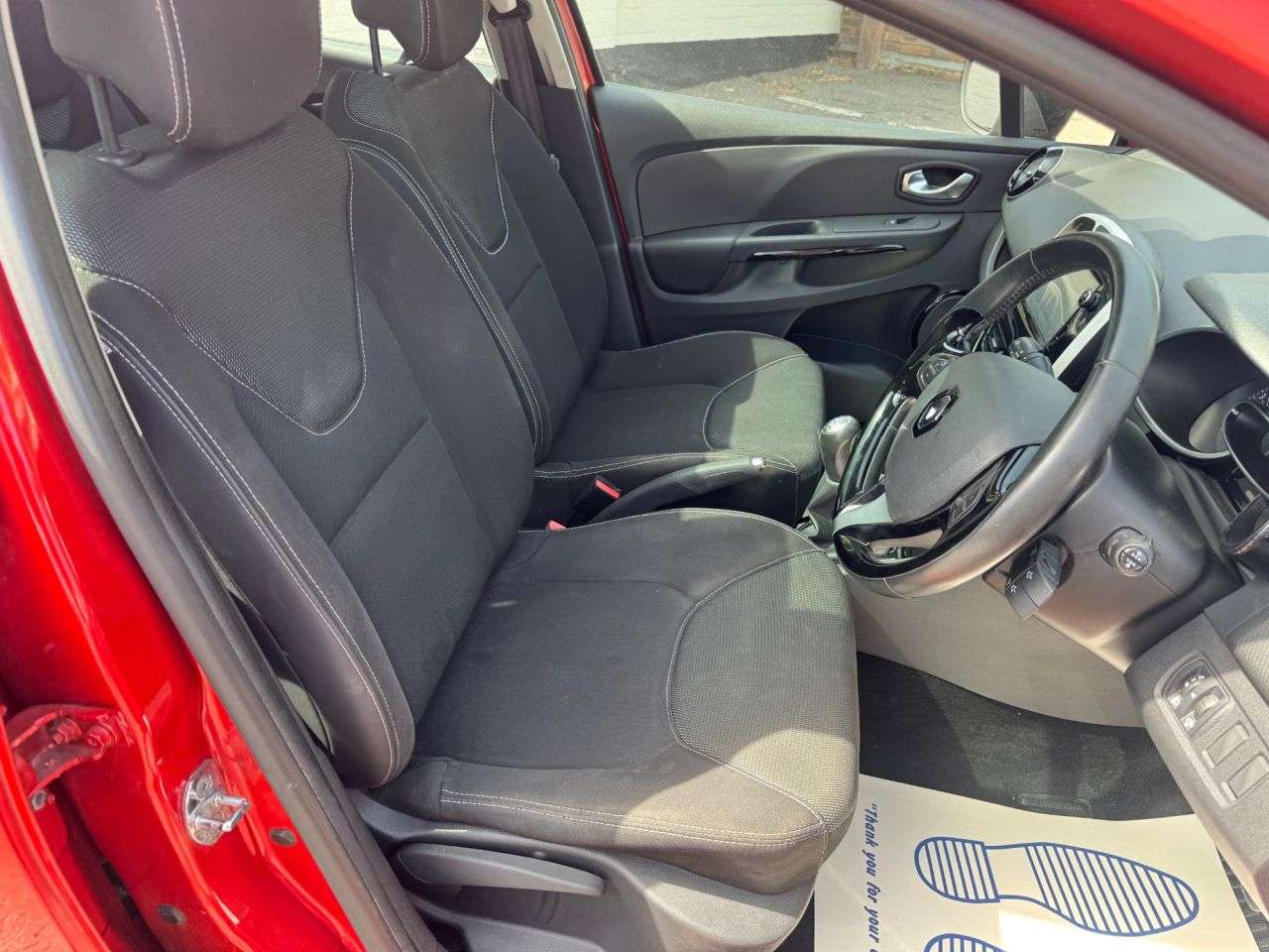 2015 RENAULT CLIO 2015 RENAULT CLIO