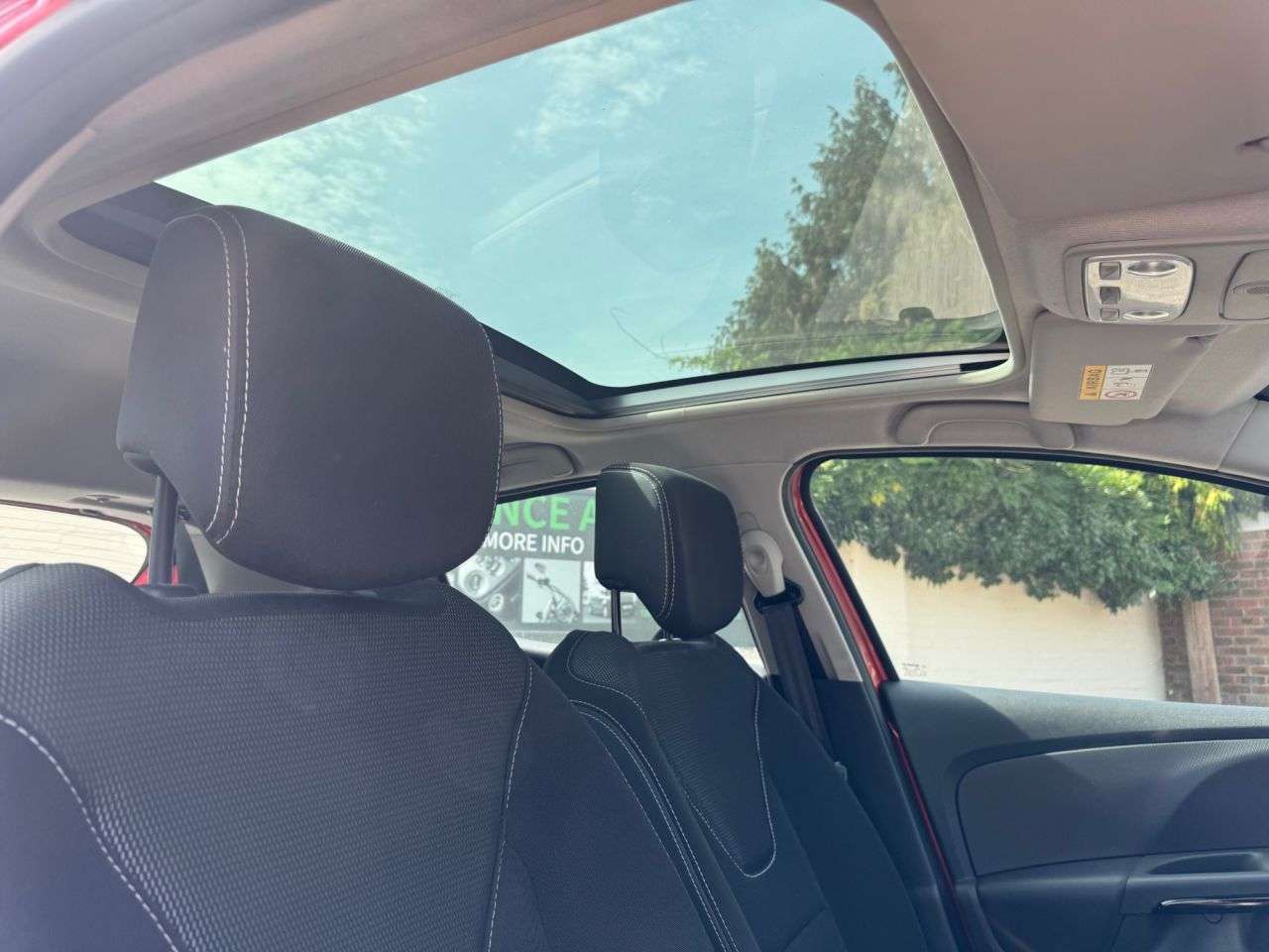 2015 RENAULT CLIO 2015 RENAULT CLIO