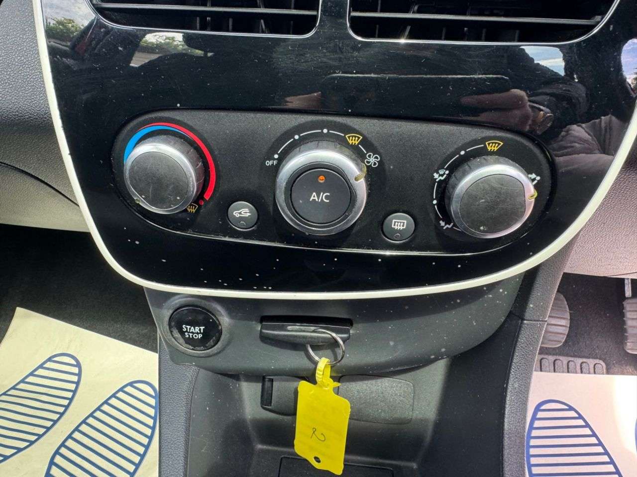 2015 RENAULT CLIO 2015 RENAULT CLIO