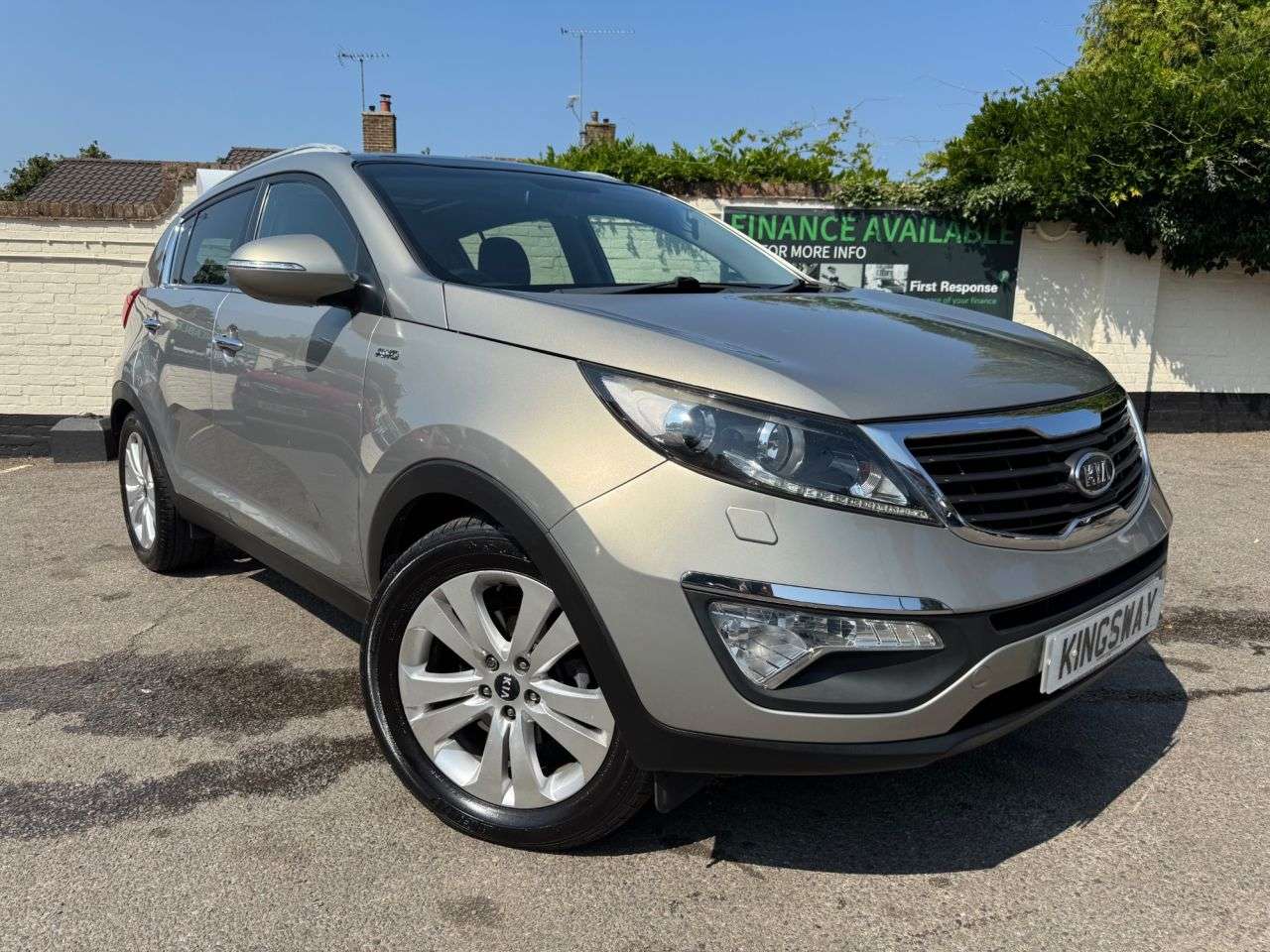 A 2012 KIA SPORTAGE 2.0 CRDi KX-3 SUV 5dr Diesel Auto AWD Euro 5 (134 bhp) A 2012 KIA SPORTAGE 2.0 CRDi KX-3 SUV 5dr Diesel Auto AWD Euro 5 (134 bhp)