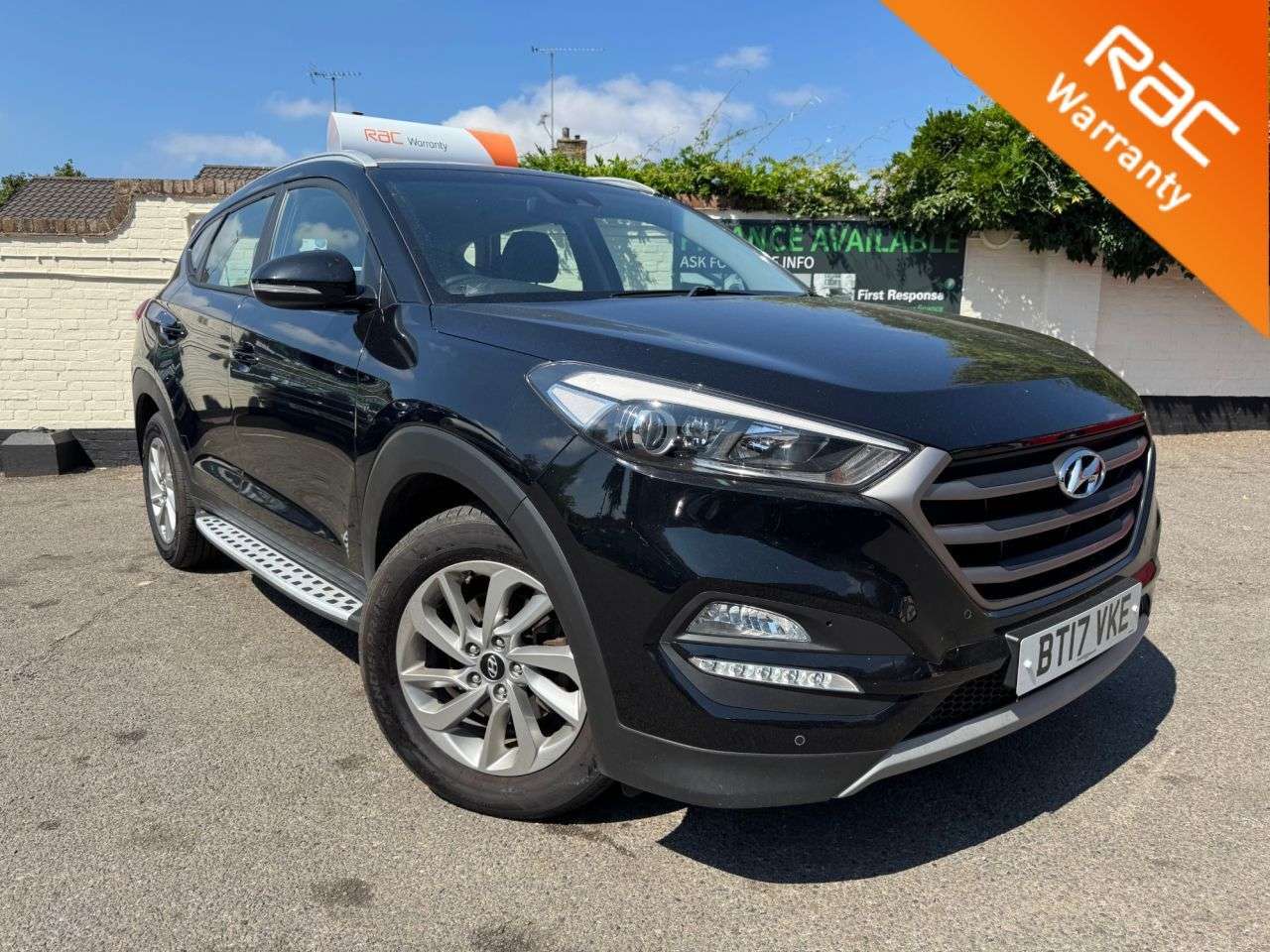 A 2017 HYUNDAI TUCSON 1.7 CRDi Blue Drive SE Nav SUV 5dr Diesel DCT Euro 6 (s/s) (141 ps) 6 MONTH A 2017 HYUNDAI TUCSON 1.7 CRDi Blue Drive SE Nav SUV 5dr Diesel DCT Euro 6 (s/s) (141 ps) 6 MONTH