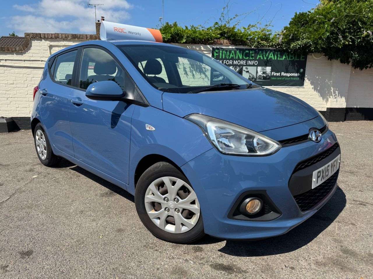 A 2015 HYUNDAI I10 1.0 SE Hatchback 5dr Petrol Manual Euro 5 (66 ps) 6 MONTHS RAC WARRANTY INC A 2015 HYUNDAI I10 1.0 SE Hatchback 5dr Petrol Manual Euro 5 (66 ps) 6 MONTHS RAC WARRANTY INC