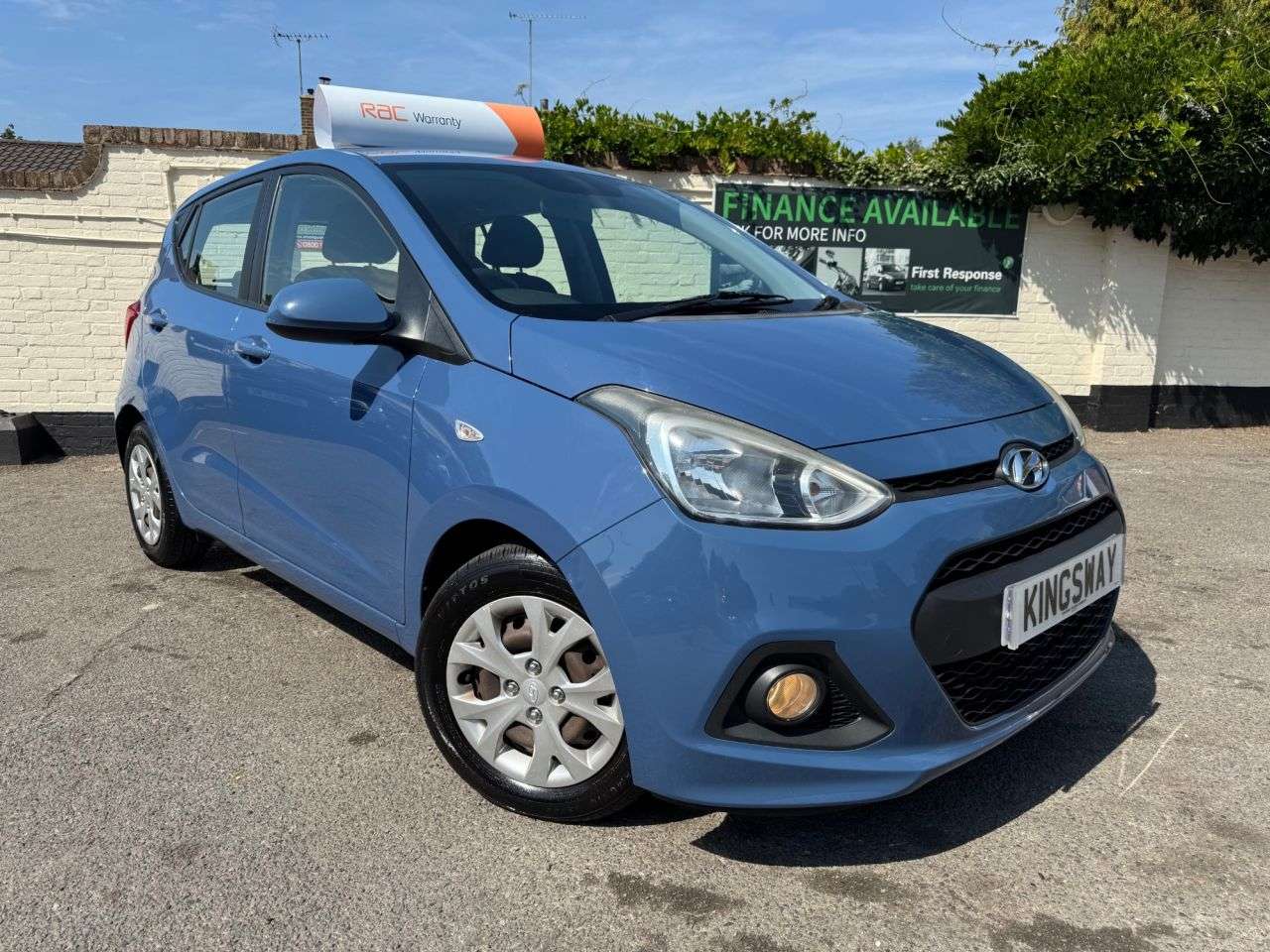 A 2015 HYUNDAI I10 1.0 SE Hatchback 5dr Petrol Manual Euro 5 (66 ps) 6 MONTHS RAC WARRANTY INC A 2015 HYUNDAI I10 1.0 SE Hatchback 5dr Petrol Manual Euro 5 (66 ps) 6 MONTHS RAC WARRANTY INC