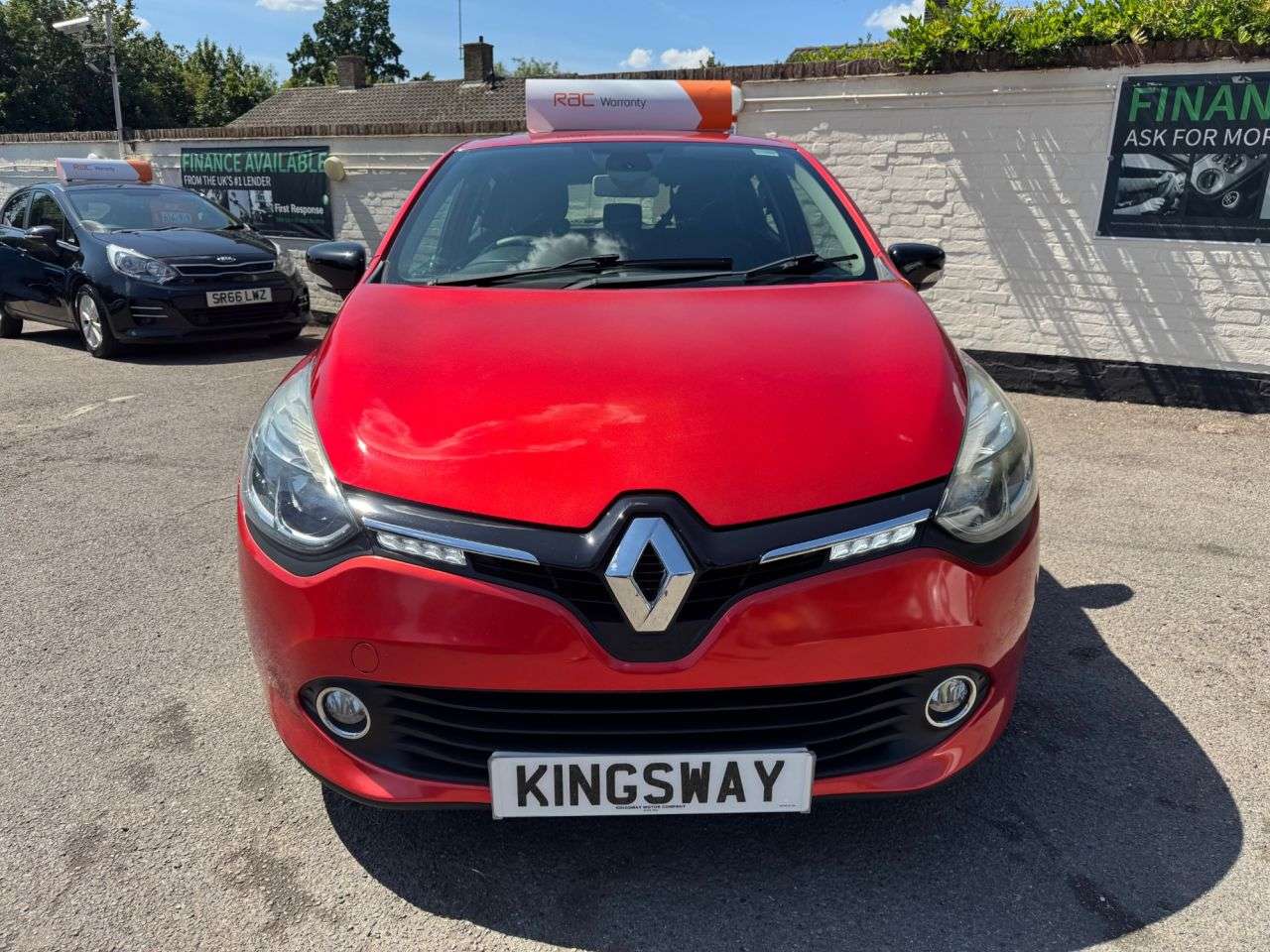 A 2015 RENAULT CLIO 0.9 TCe Dynamique S Nav Hatchback 5dr Petrol Manual Euro 6 (s/s) (90 ps) 6 A 2015 RENAULT CLIO 0.9 TCe Dynamique S Nav Hatchback 5dr Petrol Manual Euro 6 (s/s) (90 ps) 6