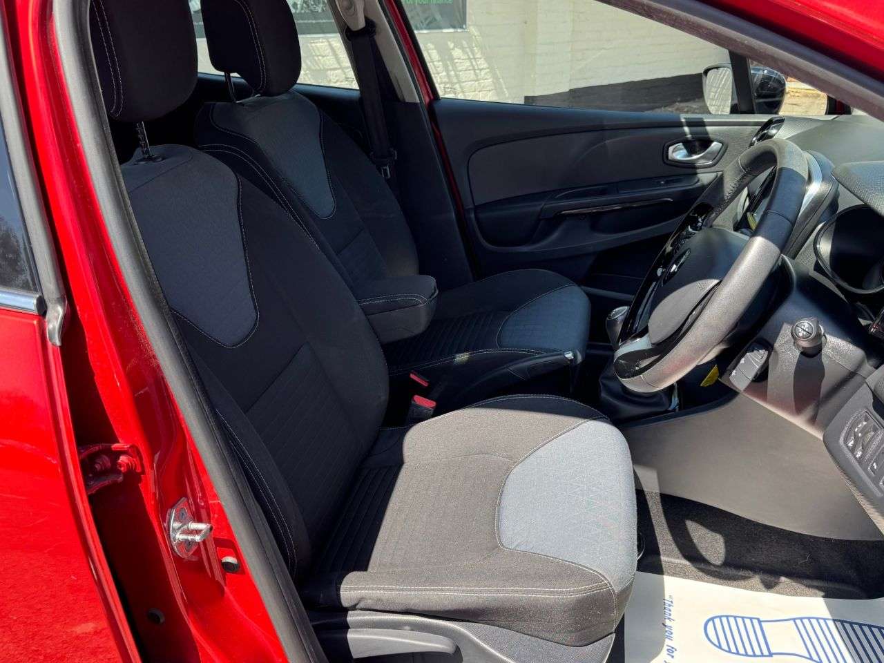 2015 RENAULT CLIO 2015 RENAULT CLIO
