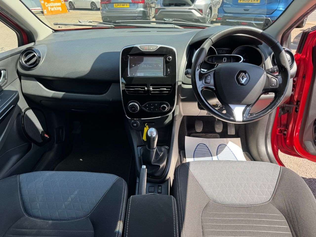 2015 RENAULT CLIO 2015 RENAULT CLIO