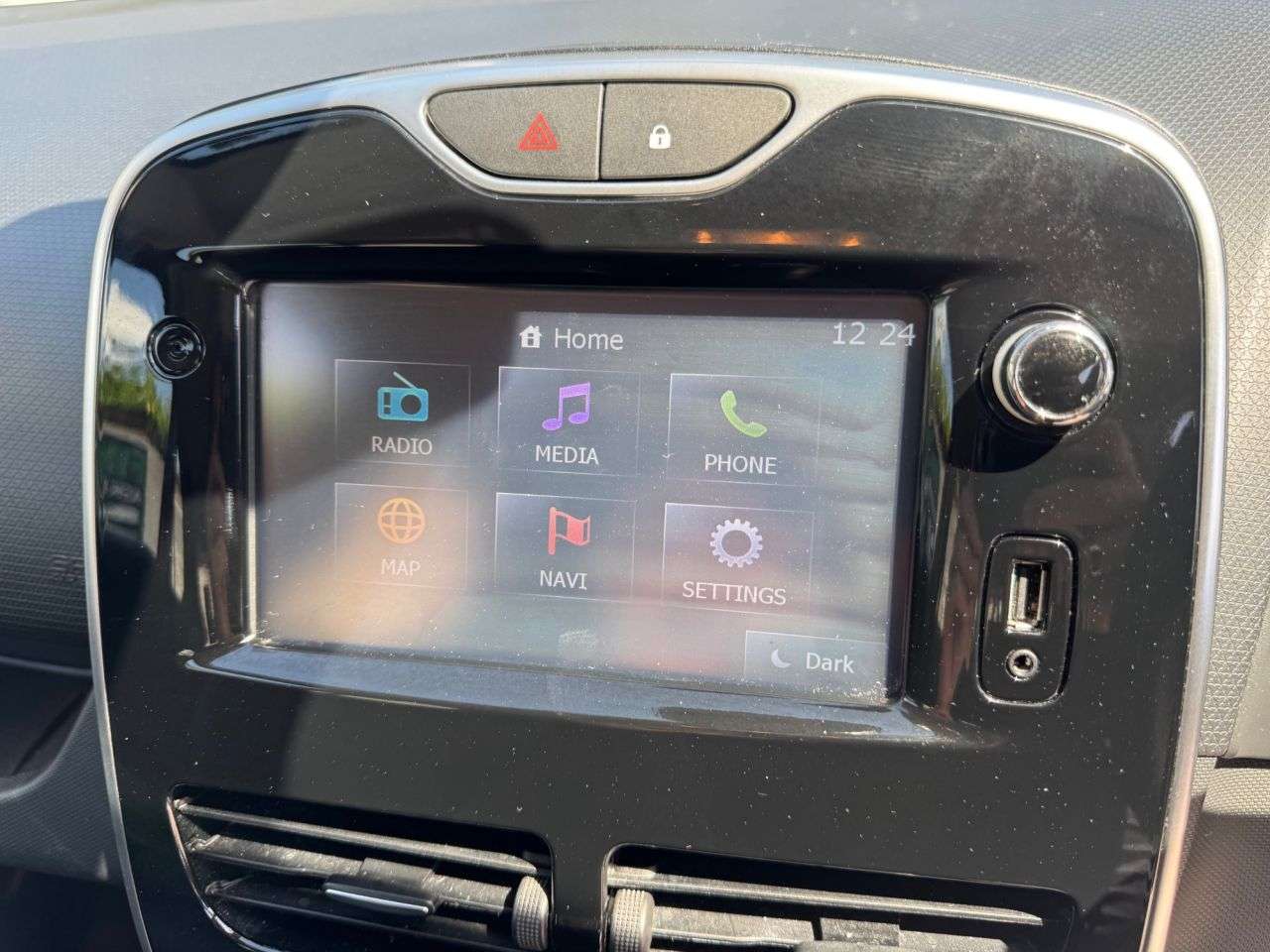 2015 RENAULT CLIO 2015 RENAULT CLIO