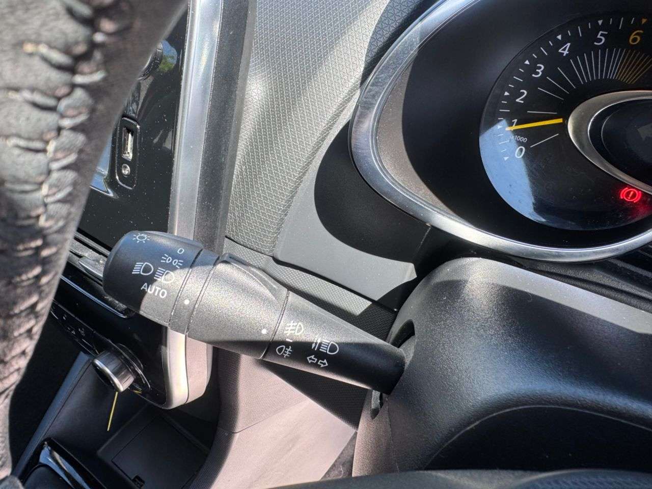 2015 RENAULT CLIO 2015 RENAULT CLIO