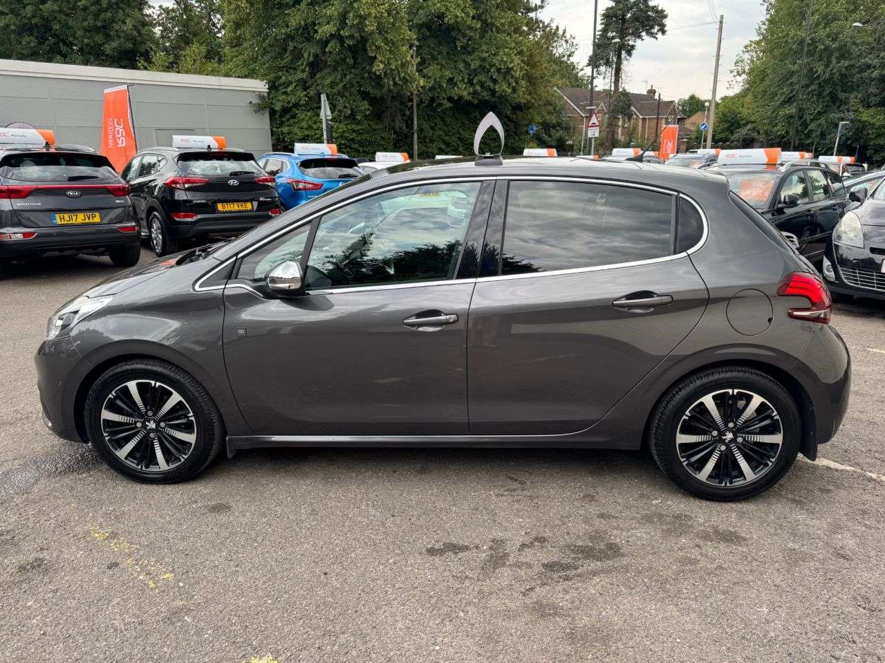 2019 PEUGEOT 208 2019 PEUGEOT 208