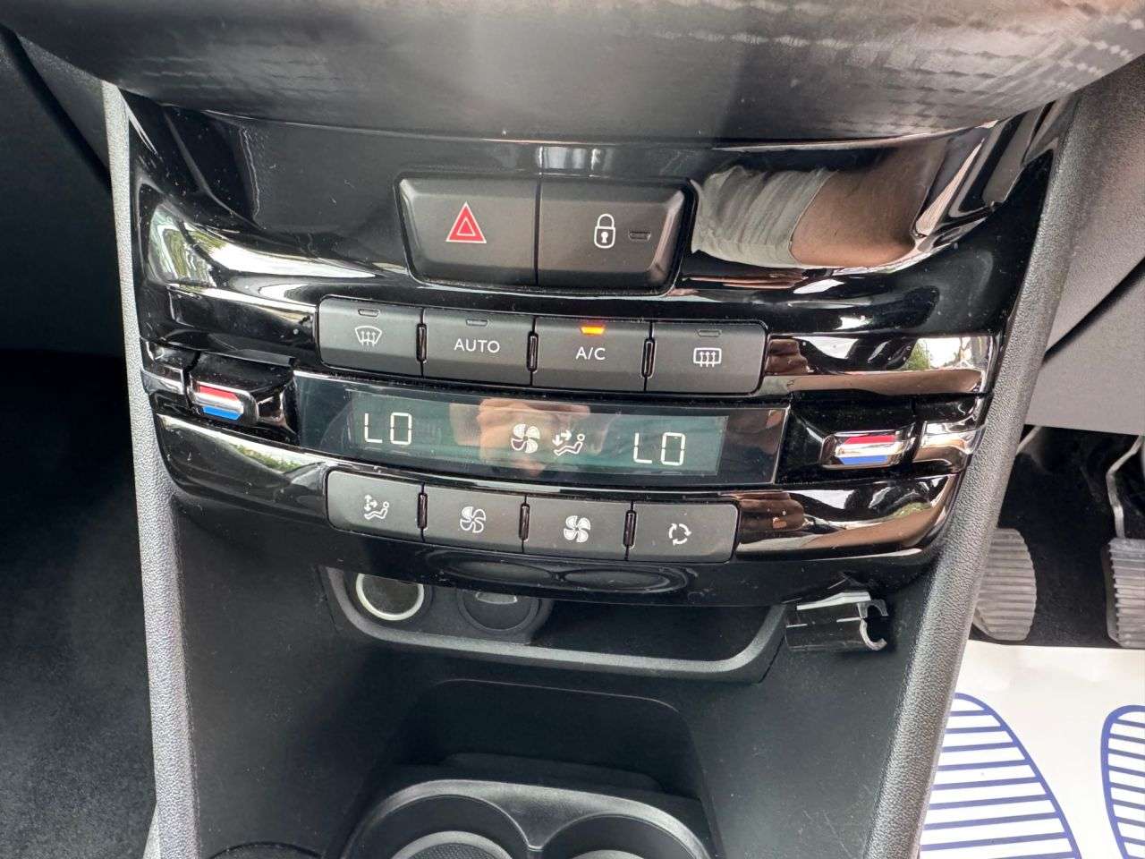 2019 PEUGEOT 208 2019 PEUGEOT 208