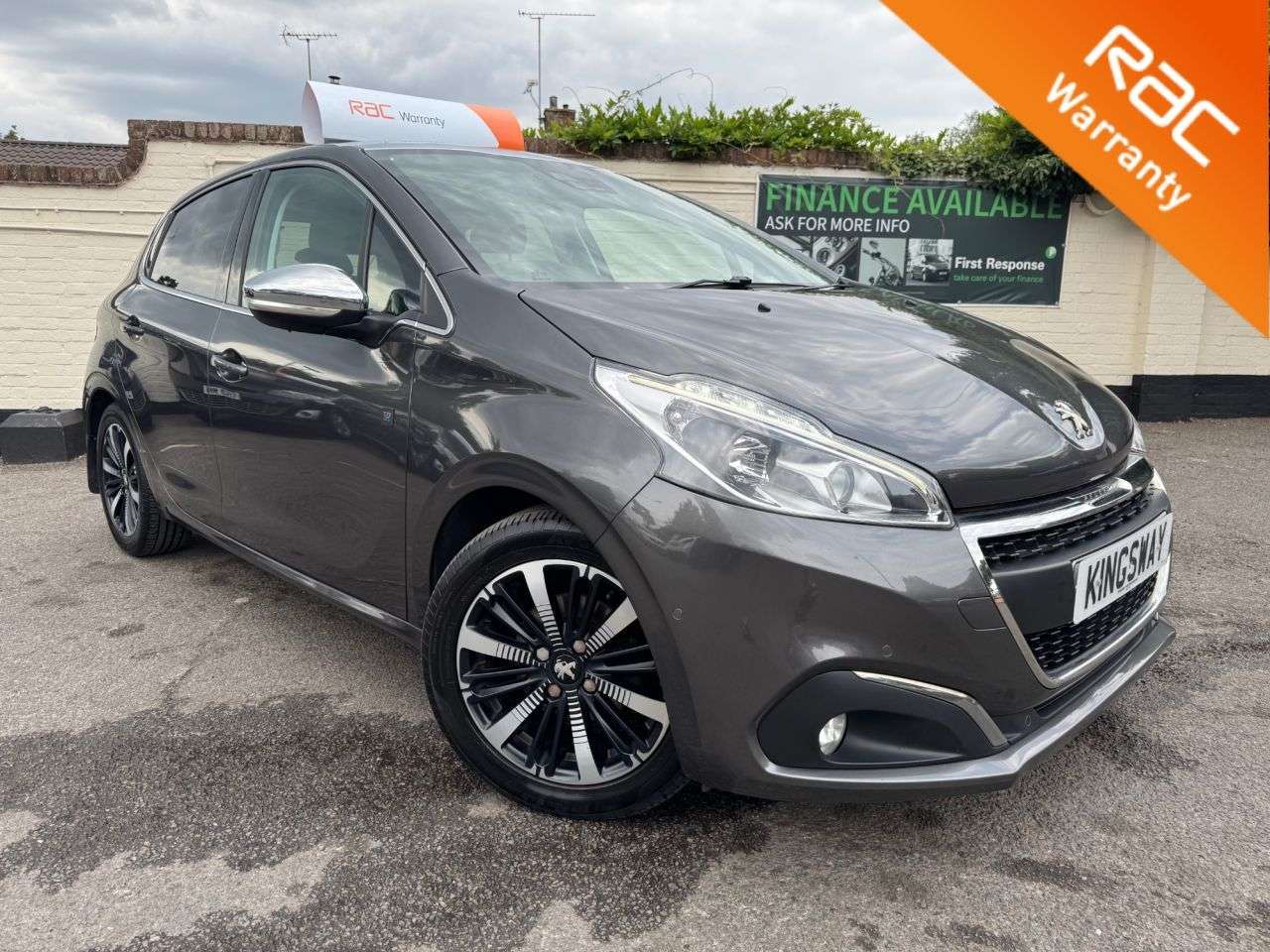 A 2019 PEUGEOT 208 1.2 PureTech Tech Edition Hatchback 5dr Petrol Manual Euro 6 (s/s) (82 ps) A 2019 PEUGEOT 208 1.2 PureTech Tech Edition Hatchback 5dr Petrol Manual Euro 6 (s/s) (82 ps)