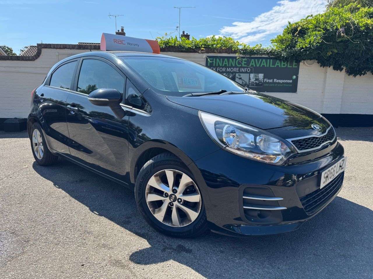 A 2017 KIA RIO 1.25 EcoDynamics SE Hatchback 5dr Petrol Manual Euro 6 (s/s) (84 bhp) 6 MON A 2017 KIA RIO 1.25 EcoDynamics SE Hatchback 5dr Petrol Manual Euro 6 (s/s) (84 bhp) 6 MON