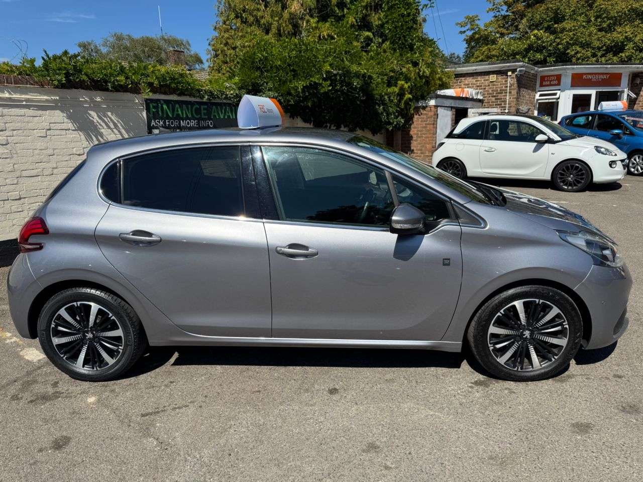 2019 PEUGEOT 208 2019 PEUGEOT 208