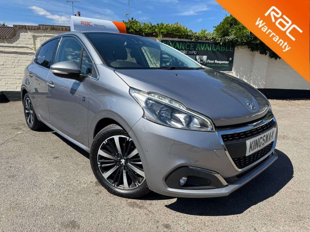 A 2019 PEUGEOT 208 1.2 PureTech Tech Edition Hatchback 5dr Petrol Manual Euro 6 (s/s) (82 ps) A 2019 PEUGEOT 208 1.2 PureTech Tech Edition Hatchback 5dr Petrol Manual Euro 6 (s/s) (82 ps)