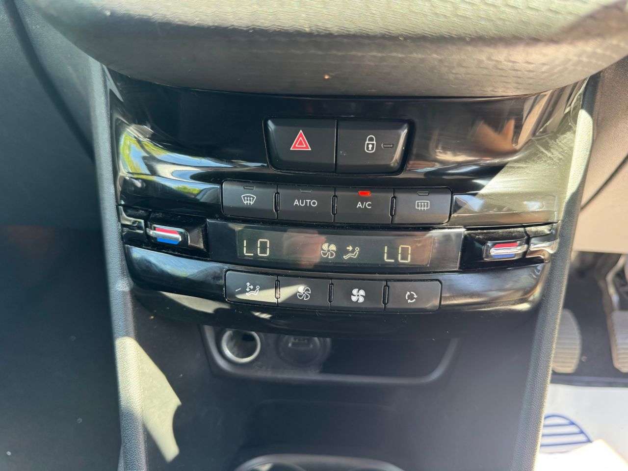 2019 PEUGEOT 208 2019 PEUGEOT 208