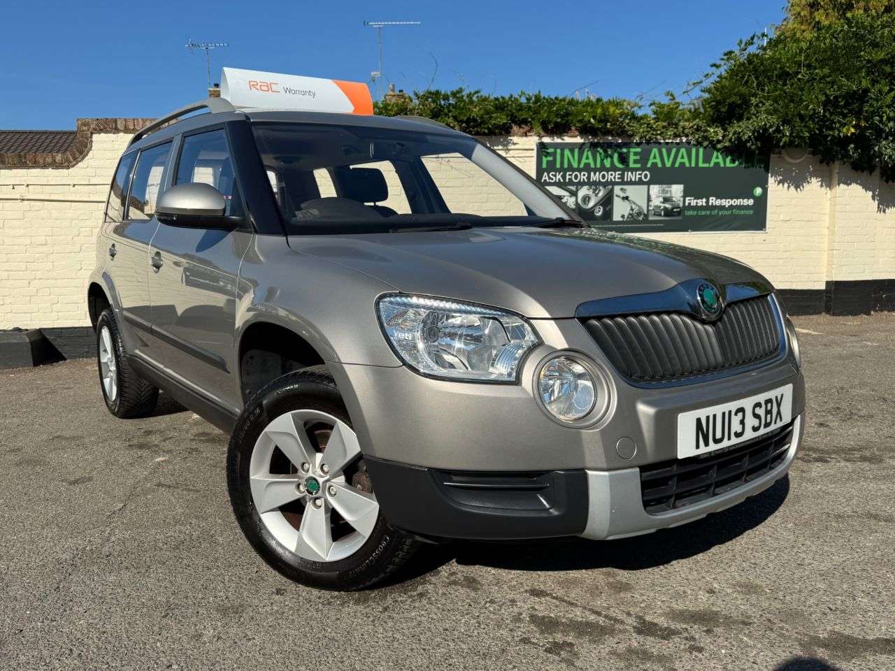 A 2013 SKODA YETI 1.2 TSI S SUV 5dr Petrol Manual Euro 5 (105 ps) 6 MONTHS RAC WARRANTY INCLU A 2013 SKODA YETI 1.2 TSI S SUV 5dr Petrol Manual Euro 5 (105 ps) 6 MONTHS RAC WARRANTY INCLU