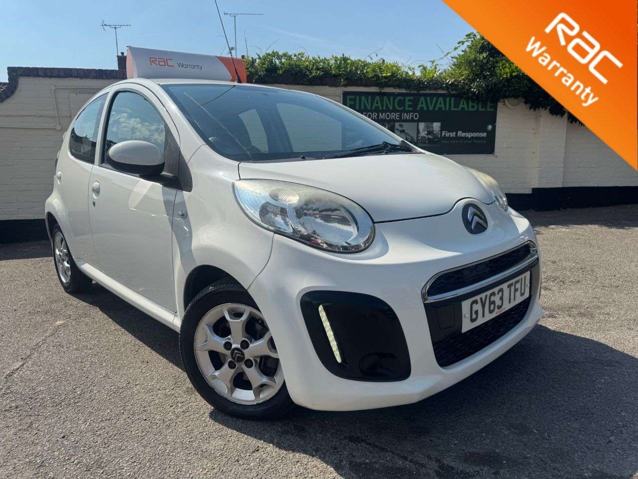 A 2014 CITROEN C1 1.0i Edition Hatchback 5dr Petrol Manual Euro 5 (68 ps) 6 MONTHS RAC WARRAN A 2014 CITROEN C1 1.0i Edition Hatchback 5dr Petrol Manual Euro 5 (68 ps) 6 MONTHS RAC WARRAN