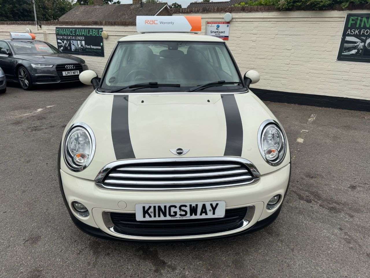 A 2013 MINI HATCH 1.6 One Hatchback 3dr Petrol Manual Euro 5 (98 ps) 6 MONTHS RAC WARRANTY IN A 2013 MINI HATCH 1.6 One Hatchback 3dr Petrol Manual Euro 5 (98 ps) 6 MONTHS RAC WARRANTY IN