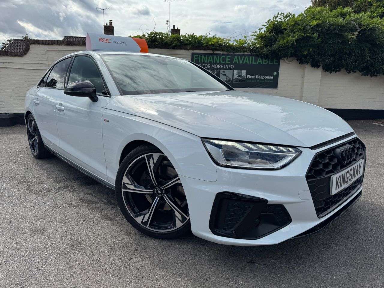 A 2022 AUDI A4 2.0 TFSI 35 Black Edition Saloon 4dr Petrol S Tronic Euro 6 (s/s) (150 ps) A 2022 AUDI A4 2.0 TFSI 35 Black Edition Saloon 4dr Petrol S Tronic Euro 6 (s/s) (150 ps)