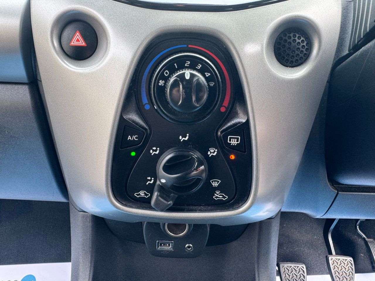 2015 PEUGEOT 108 2015 PEUGEOT 108