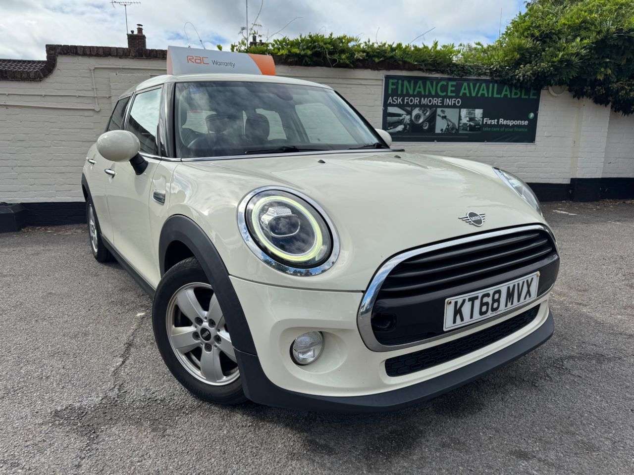 A 2019 MINI HATCH 1.5 Cooper GPF Hatchback 5dr Petrol Manual Euro 6 (s/s) (136 ps) 6 MONTHS R A 2019 MINI HATCH 1.5 Cooper GPF Hatchback 5dr Petrol Manual Euro 6 (s/s) (136 ps) 6 MONTHS R