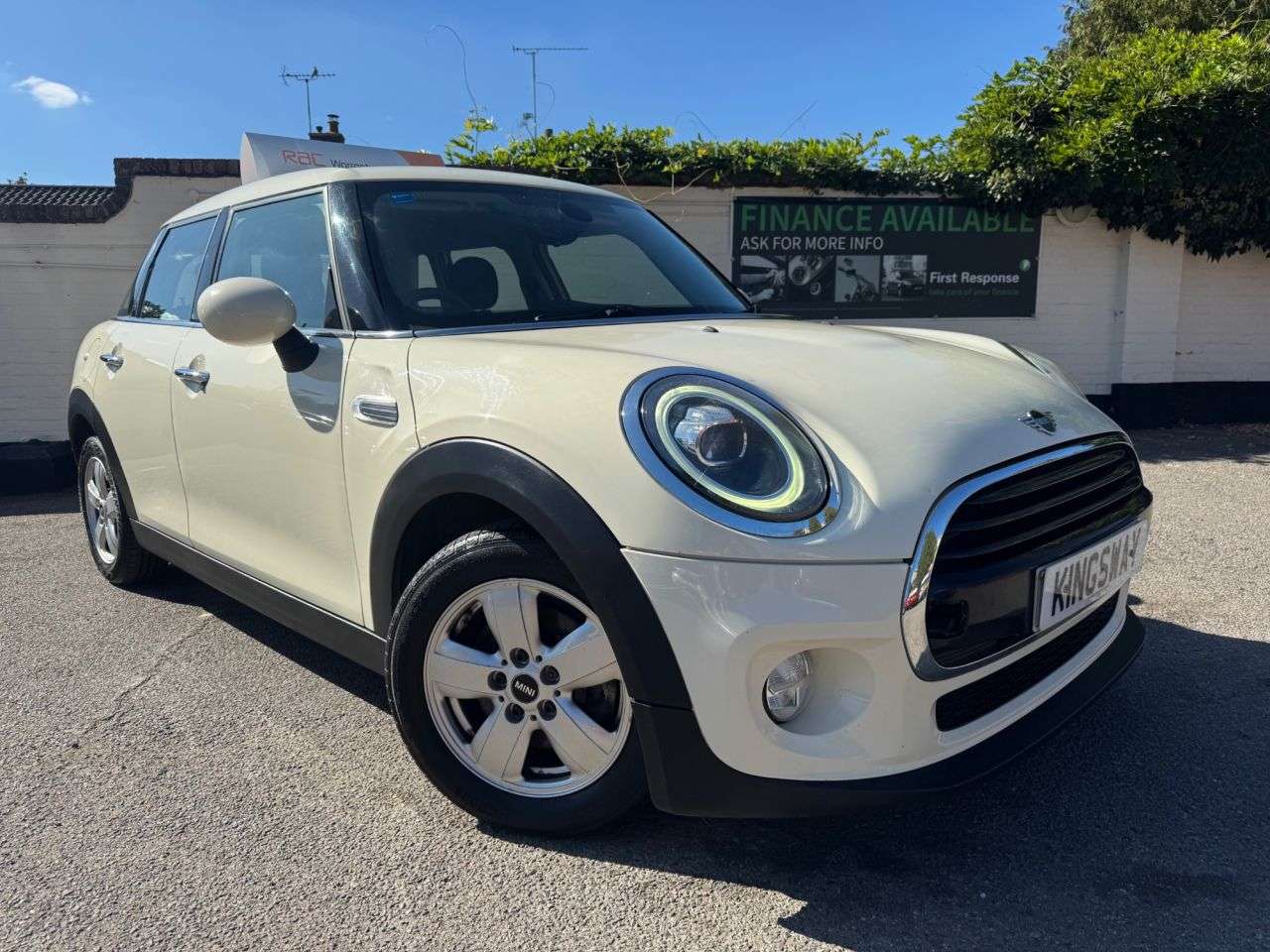 A 2019 MINI HATCH 1.5 Cooper GPF Hatchback 5dr Petrol Manual Euro 6 (s/s) (136 ps) 6 MONTHS R A 2019 MINI HATCH 1.5 Cooper GPF Hatchback 5dr Petrol Manual Euro 6 (s/s) (136 ps) 6 MONTHS R
