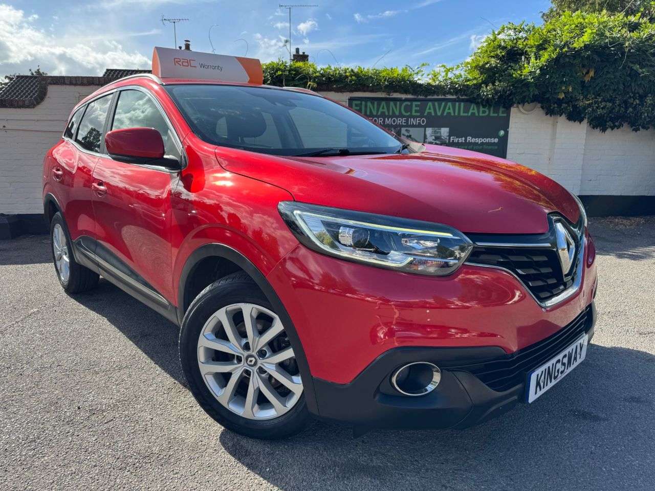 A 2017 RENAULT KADJAR 1.5 dCi Dynamique Nav SUV 5dr Diesel Manual Euro 6 (s/s) (110 ps) 6 MONTHS A 2017 RENAULT KADJAR 1.5 dCi Dynamique Nav SUV 5dr Diesel Manual Euro 6 (s/s) (110 ps) 6 MONTHS