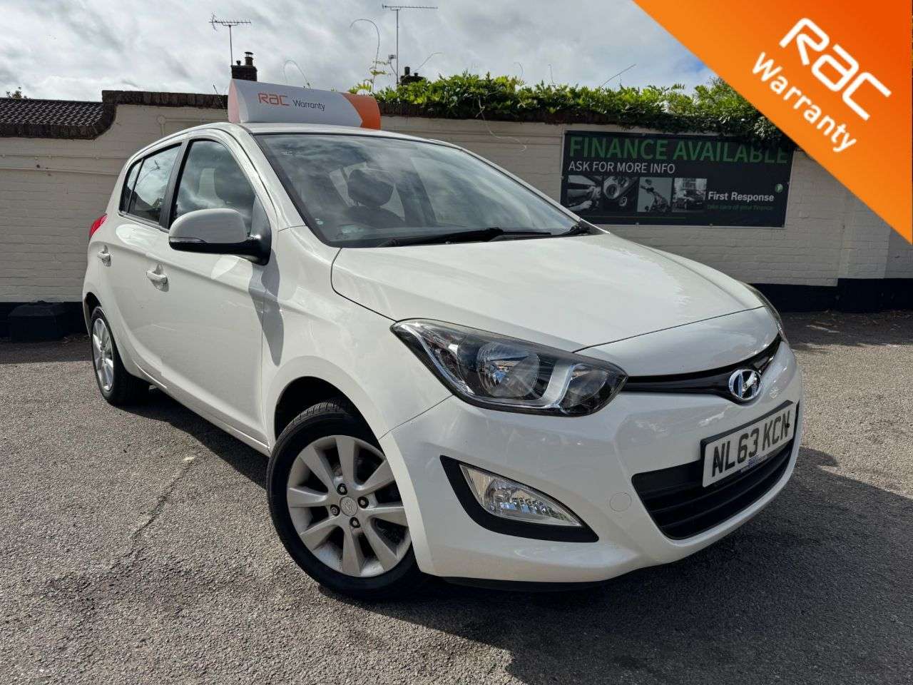 A 2013 HYUNDAI I20 1.2 Active Hatchback 5dr Petrol Manual Euro 5 (85 bhp) A 2013 HYUNDAI I20 1.2 Active Hatchback 5dr Petrol Manual Euro 5 (85 bhp)
