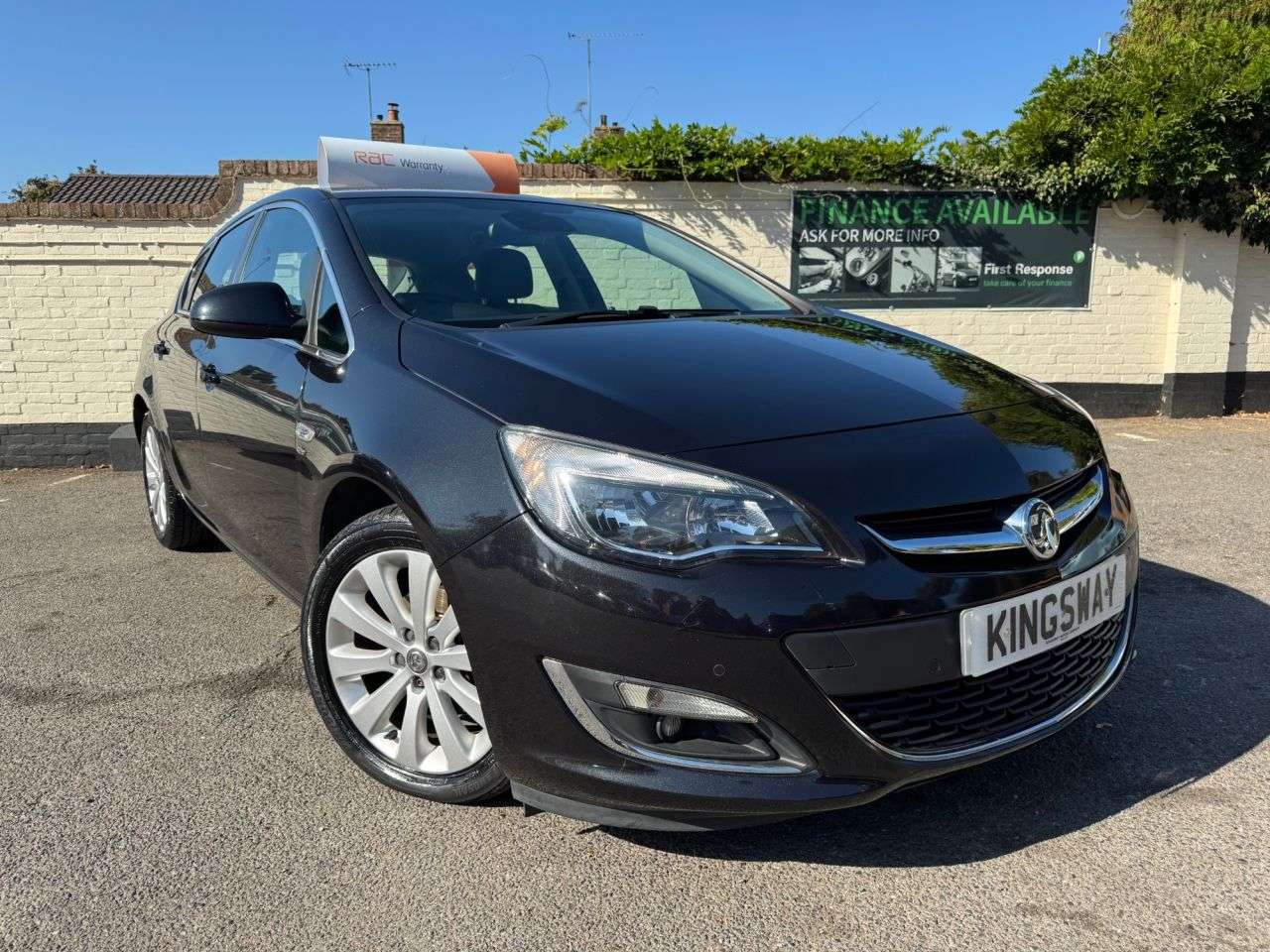 A 2014 VAUXHALL ASTRA 1.6 16v Elite Hatchback 5dr Petrol Manual Euro 5 (115 ps) 6 MONTHS RAC WARR A 2014 VAUXHALL ASTRA 1.6 16v Elite Hatchback 5dr Petrol Manual Euro 5 (115 ps) 6 MONTHS RAC WARR