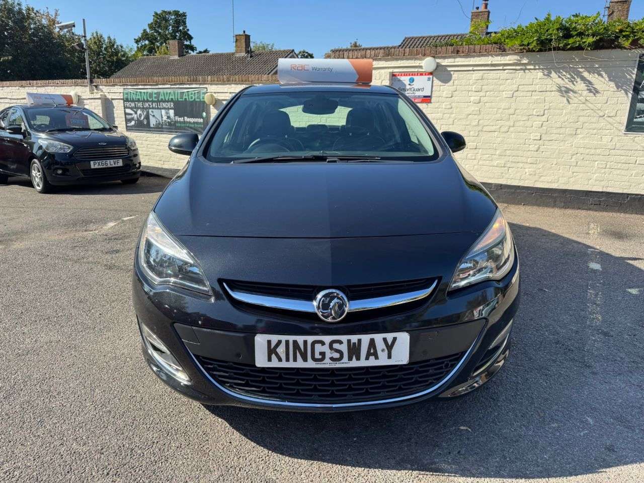 A 2014 VAUXHALL ASTRA 1.6 16v Elite Hatchback 5dr Petrol Manual Euro 5 (115 ps) 6 MONTHS RAC WARR A 2014 VAUXHALL ASTRA 1.6 16v Elite Hatchback 5dr Petrol Manual Euro 5 (115 ps) 6 MONTHS RAC WARR