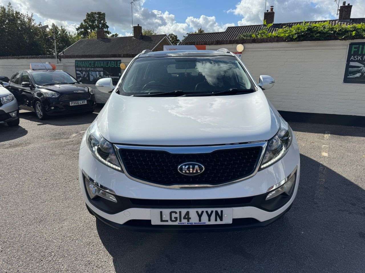 A 2014 KIA SPORTAGE 1.7 CRDi EcoDynamics 2 SUV 5dr Diesel Manual 2WD Euro 5 (s/s) (114 bhp) A 2014 KIA SPORTAGE 1.7 CRDi EcoDynamics 2 SUV 5dr Diesel Manual 2WD Euro 5 (s/s) (114 bhp)
