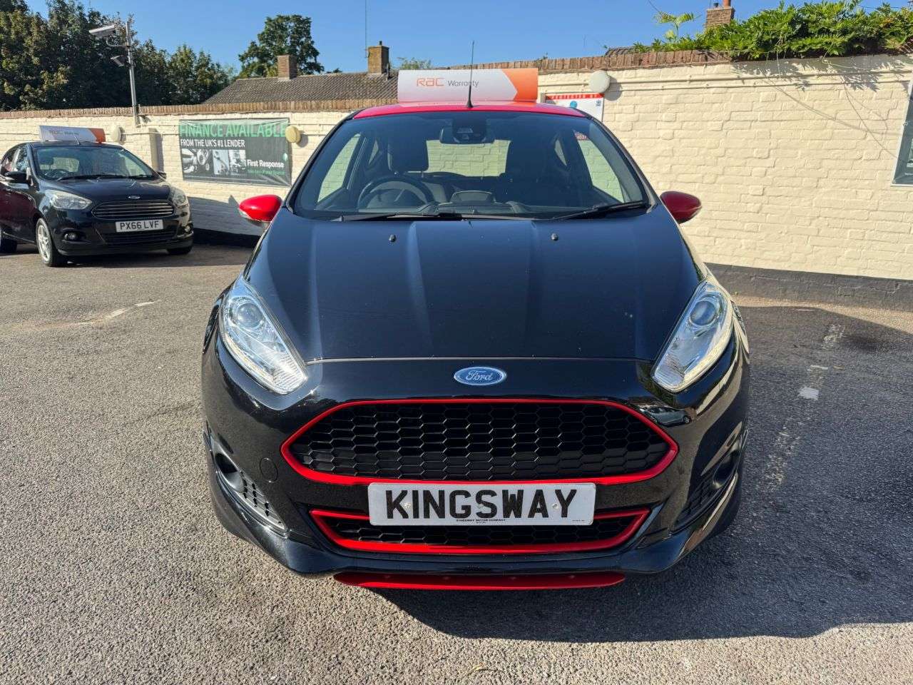 A 2017 FORD FIESTA 1.0T EcoBoost ST-Line Hatchback 3dr Petrol Manual Euro 6 (s/s) (140 ps) A 2017 FORD FIESTA 1.0T EcoBoost ST-Line Hatchback 3dr Petrol Manual Euro 6 (s/s) (140 ps)
