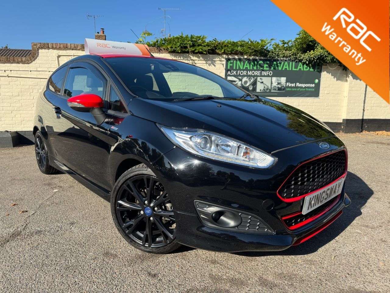 A 2017 FORD FIESTA 1.0T EcoBoost ST-Line Hatchback 3dr Petrol Manual Euro 6 (s/s) (140 ps) A 2017 FORD FIESTA 1.0T EcoBoost ST-Line Hatchback 3dr Petrol Manual Euro 6 (s/s) (140 ps)