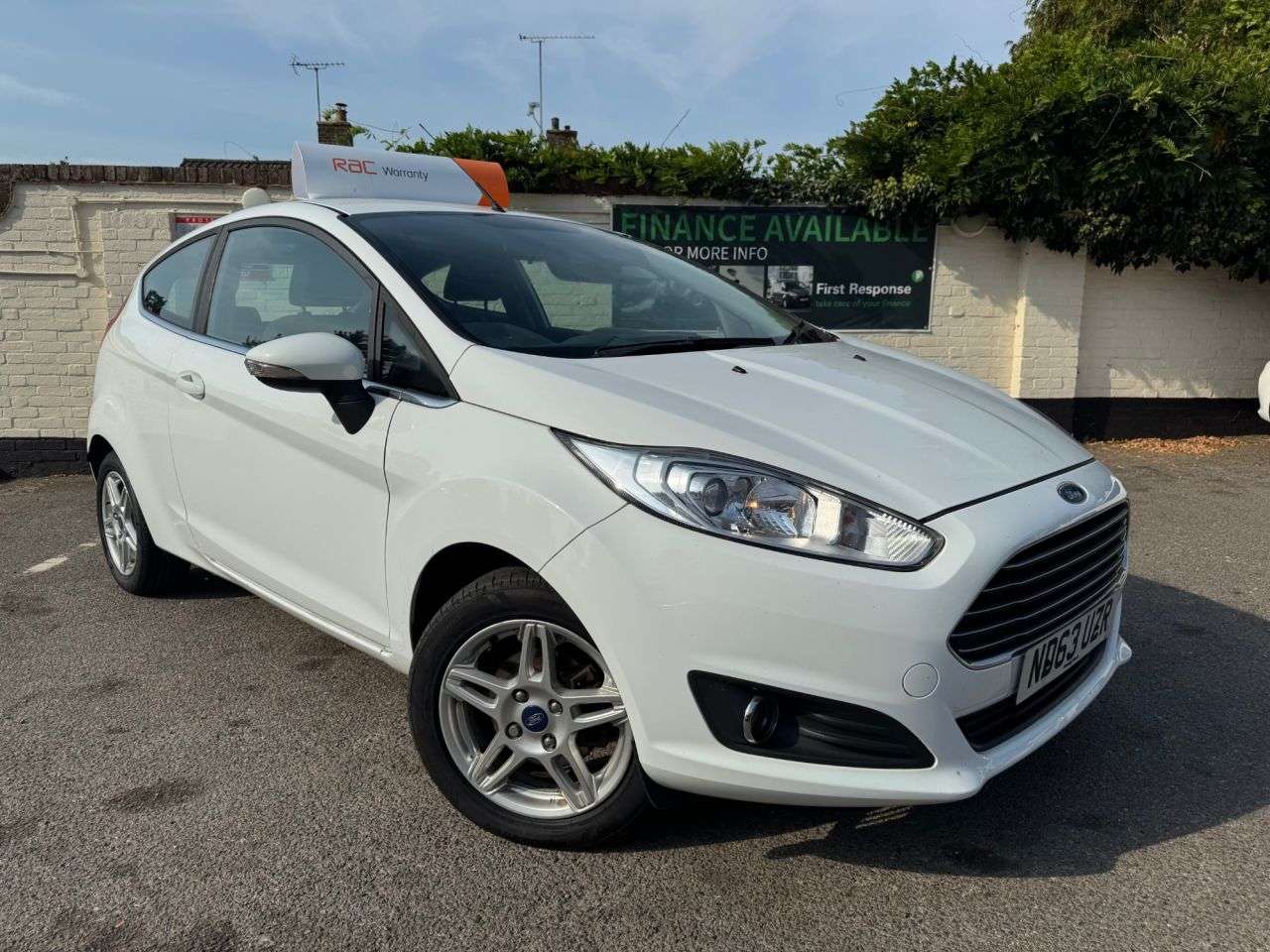 A 2014 FORD FIESTA 1.25 Zetec Hatchback 3dr Petrol Manual Euro 5 (82 ps) 6 MONTHS RAC WARRANTY A 2014 FORD FIESTA 1.25 Zetec Hatchback 3dr Petrol Manual Euro 5 (82 ps) 6 MONTHS RAC WARRANTY