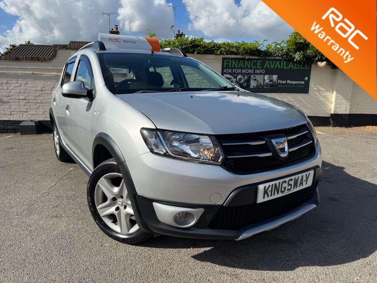 A 2015 DACIA SANDERO STEPWAY 1.5 dCi Laureate Hatchback 5dr Diesel Manual Euro 6 (s/s) (90 ps) A 2015 DACIA SANDERO STEPWAY 1.5 dCi Laureate Hatchback 5dr Diesel Manual Euro 6 (s/s) (90 ps)